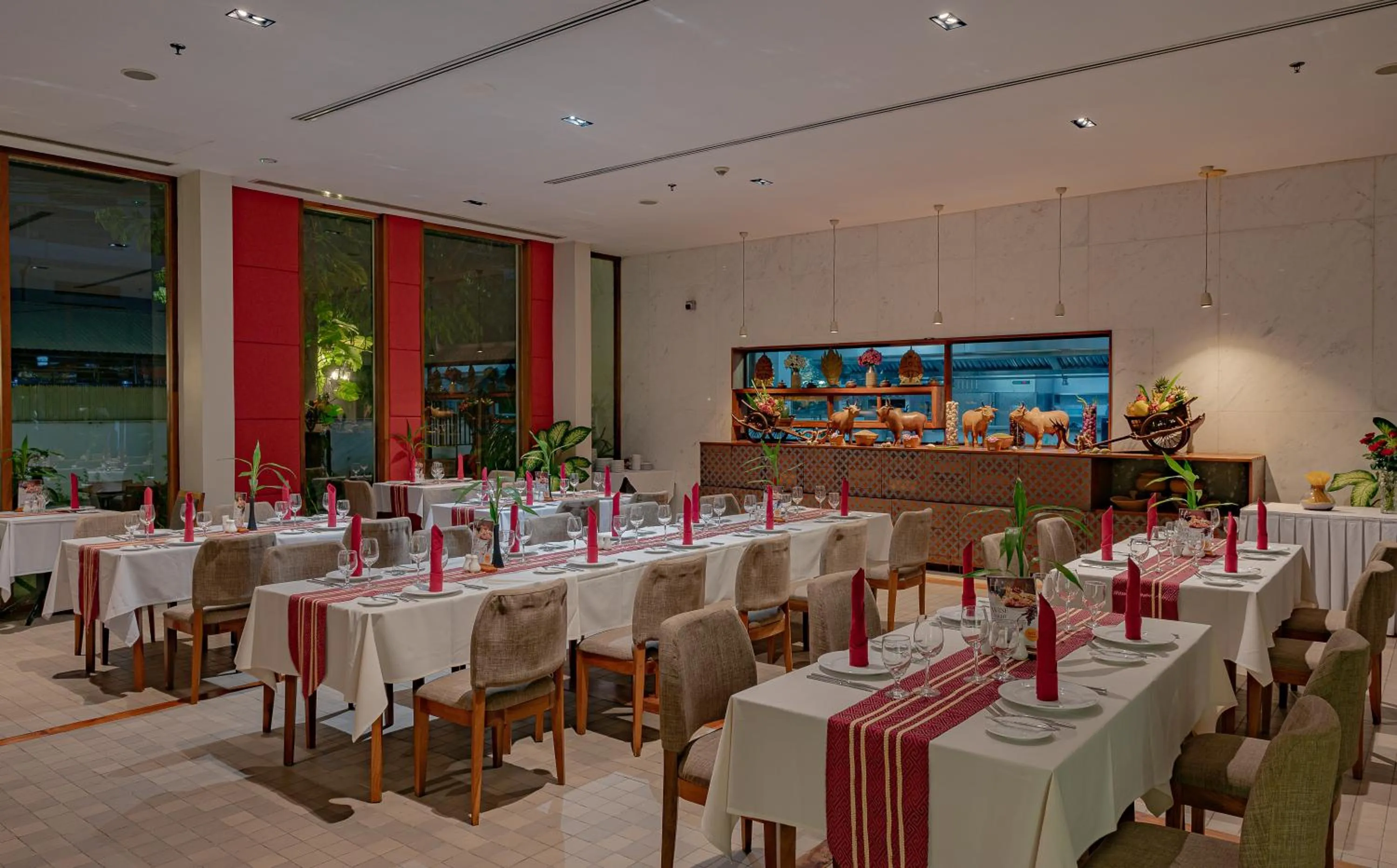 Restaurant/places to eat in Hotel Somadevi Angkor Boutique and Resort