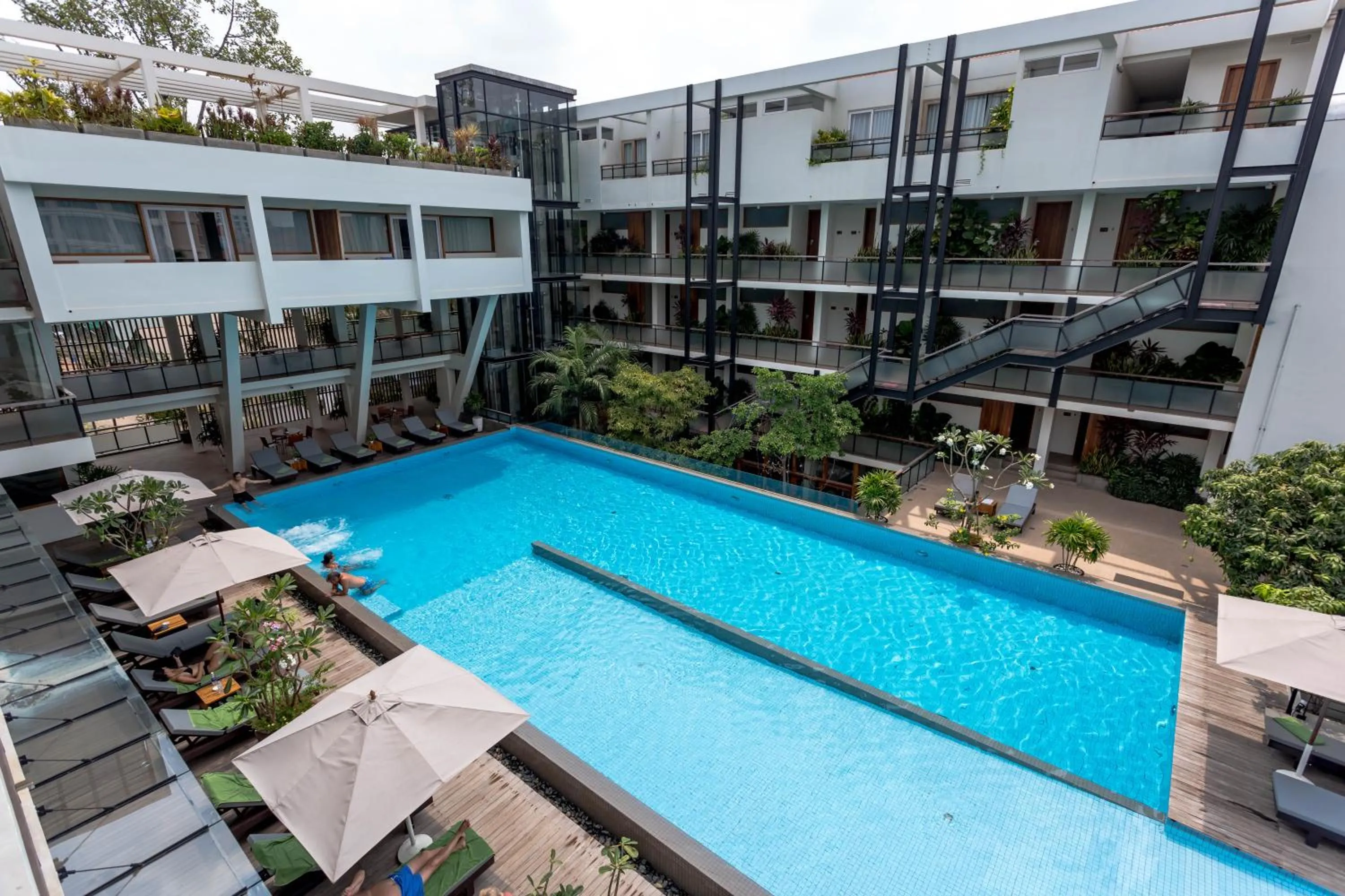 Swimming pool in Hotel Somadevi Angkor Boutique and Resort