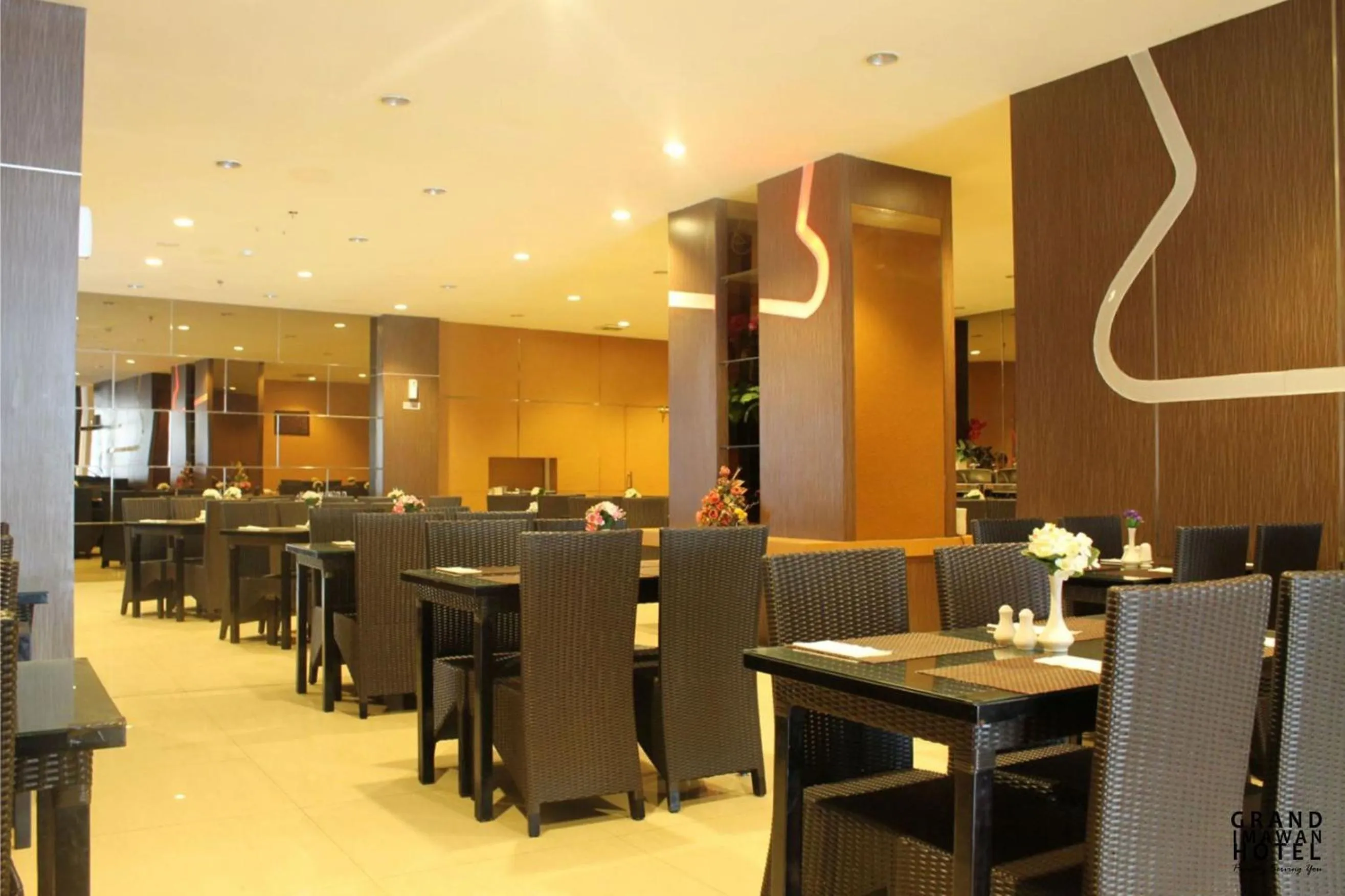 Restaurant/Places to Eat in Grand Imawan Hotel