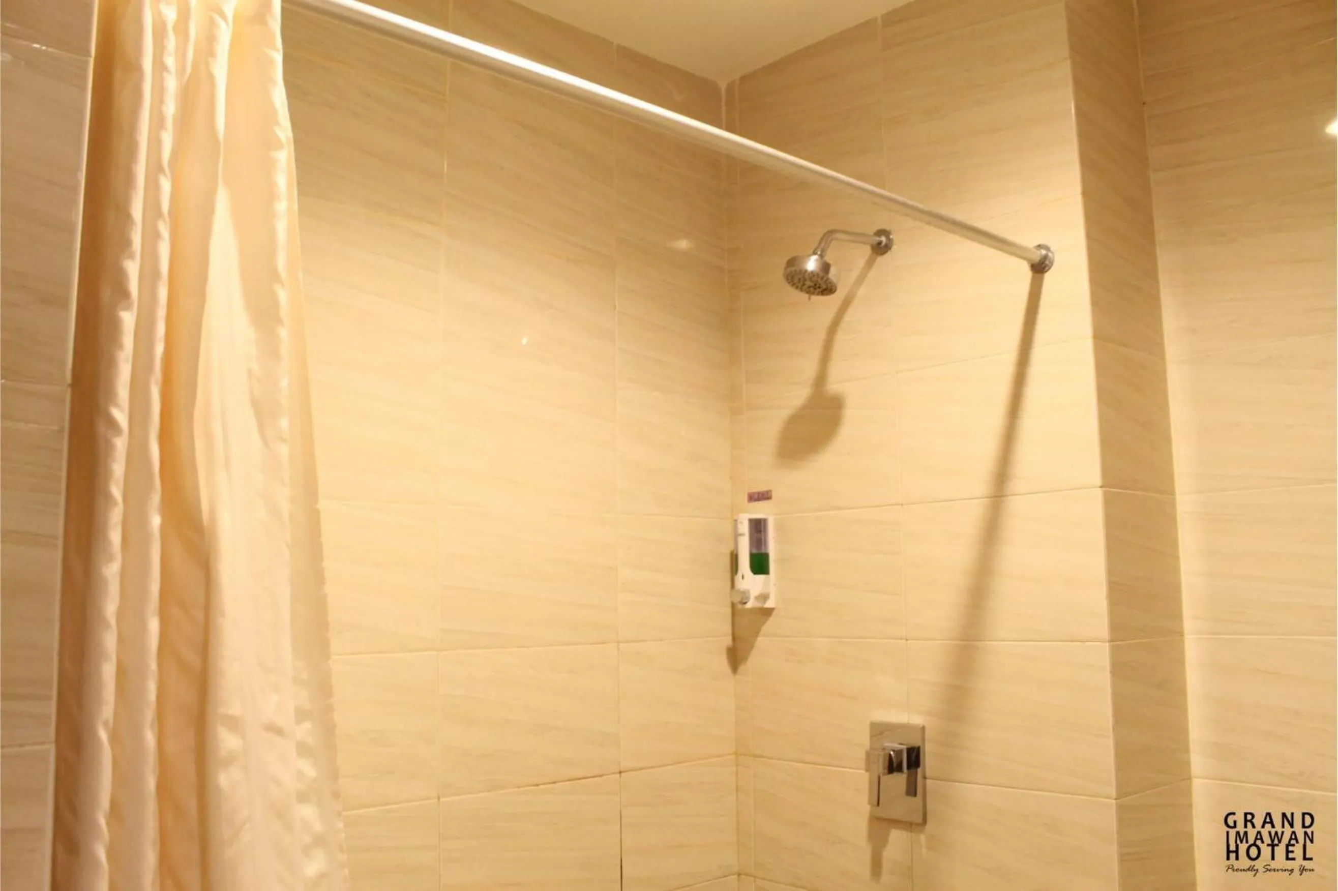 Bathroom in Grand Imawan Hotel