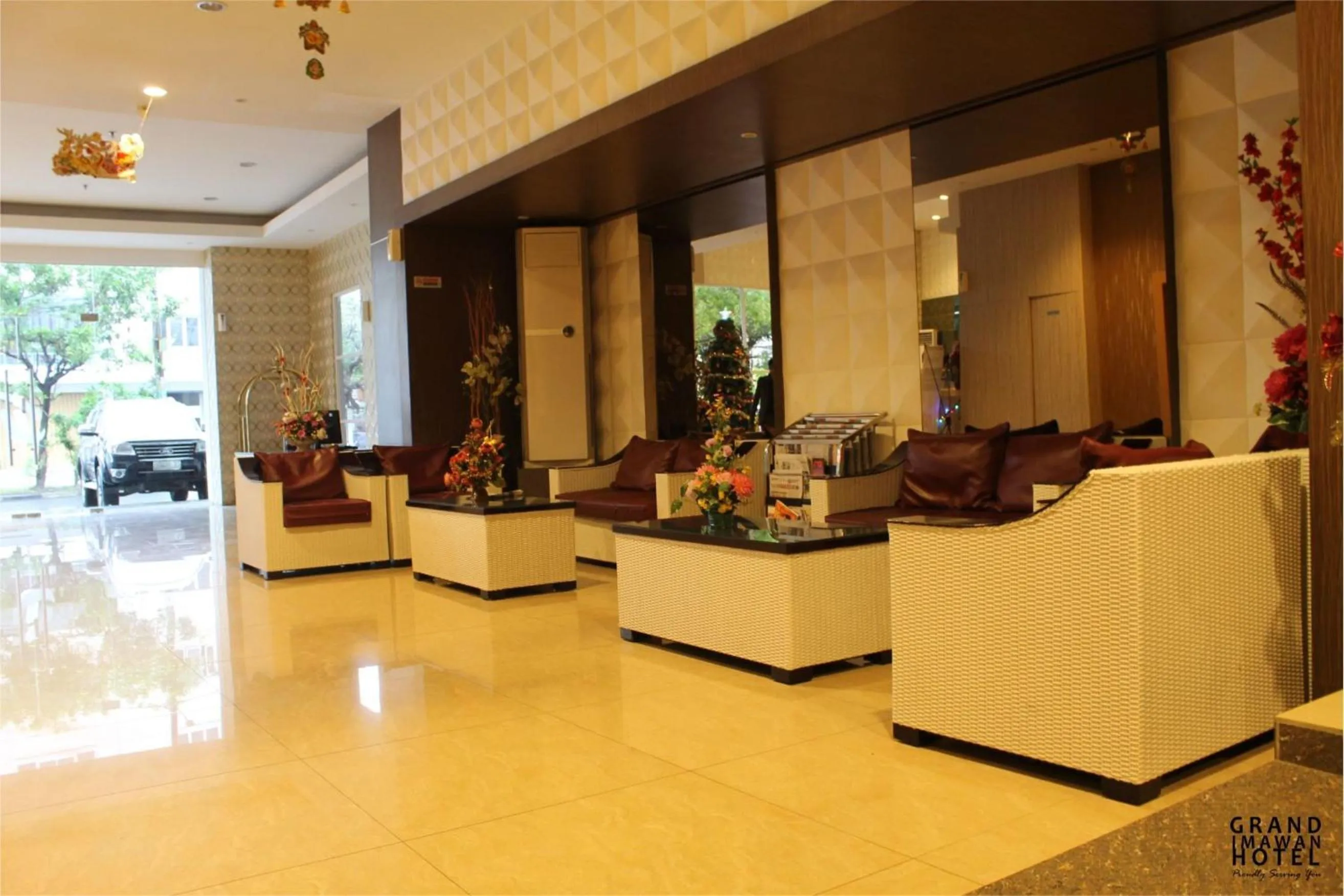 Lobby or reception, Restaurant/Places to Eat in Grand Imawan Hotel