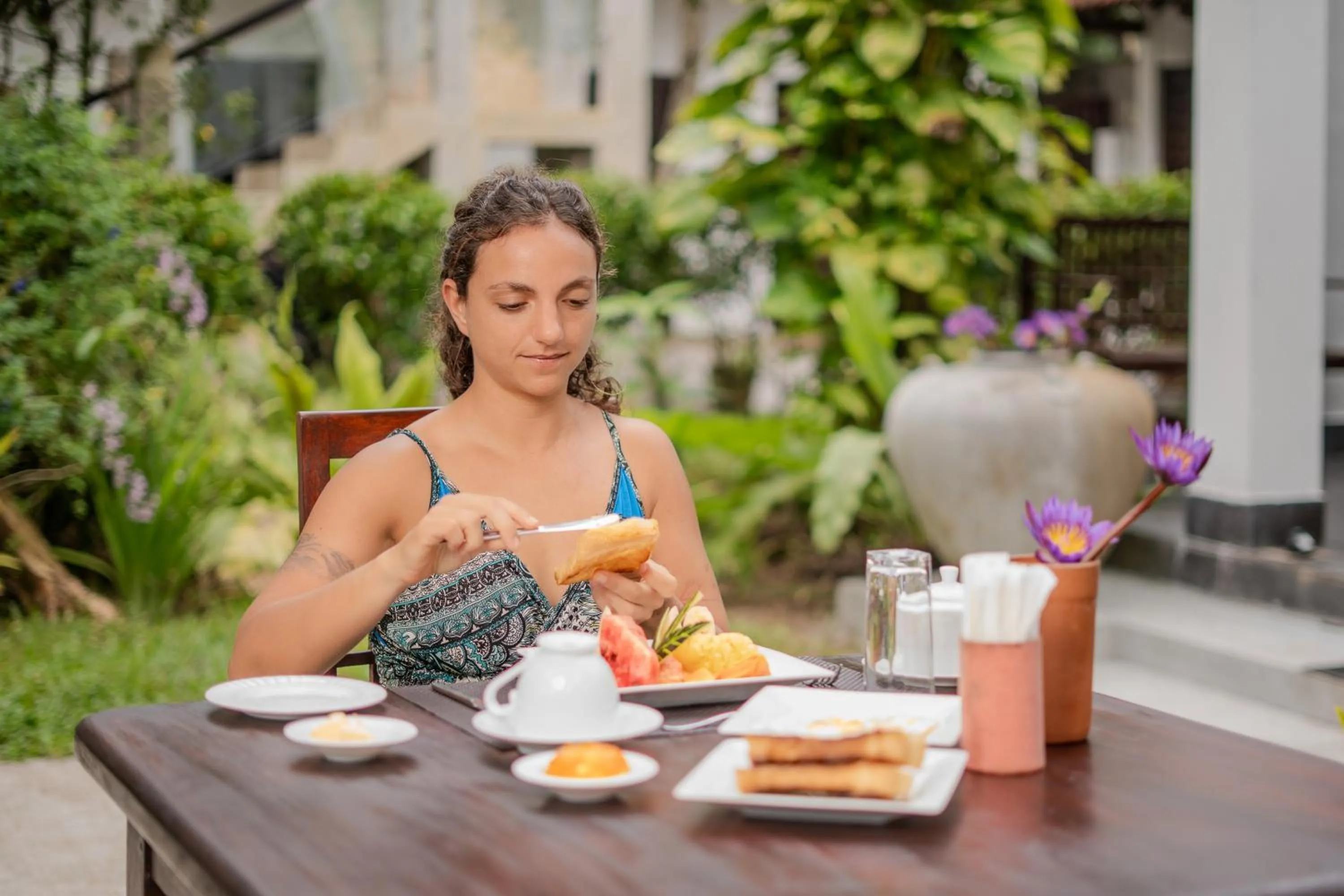 Food and drinks in Wasantha Garden Hotel Restaurant & Ayurvedic Treatment