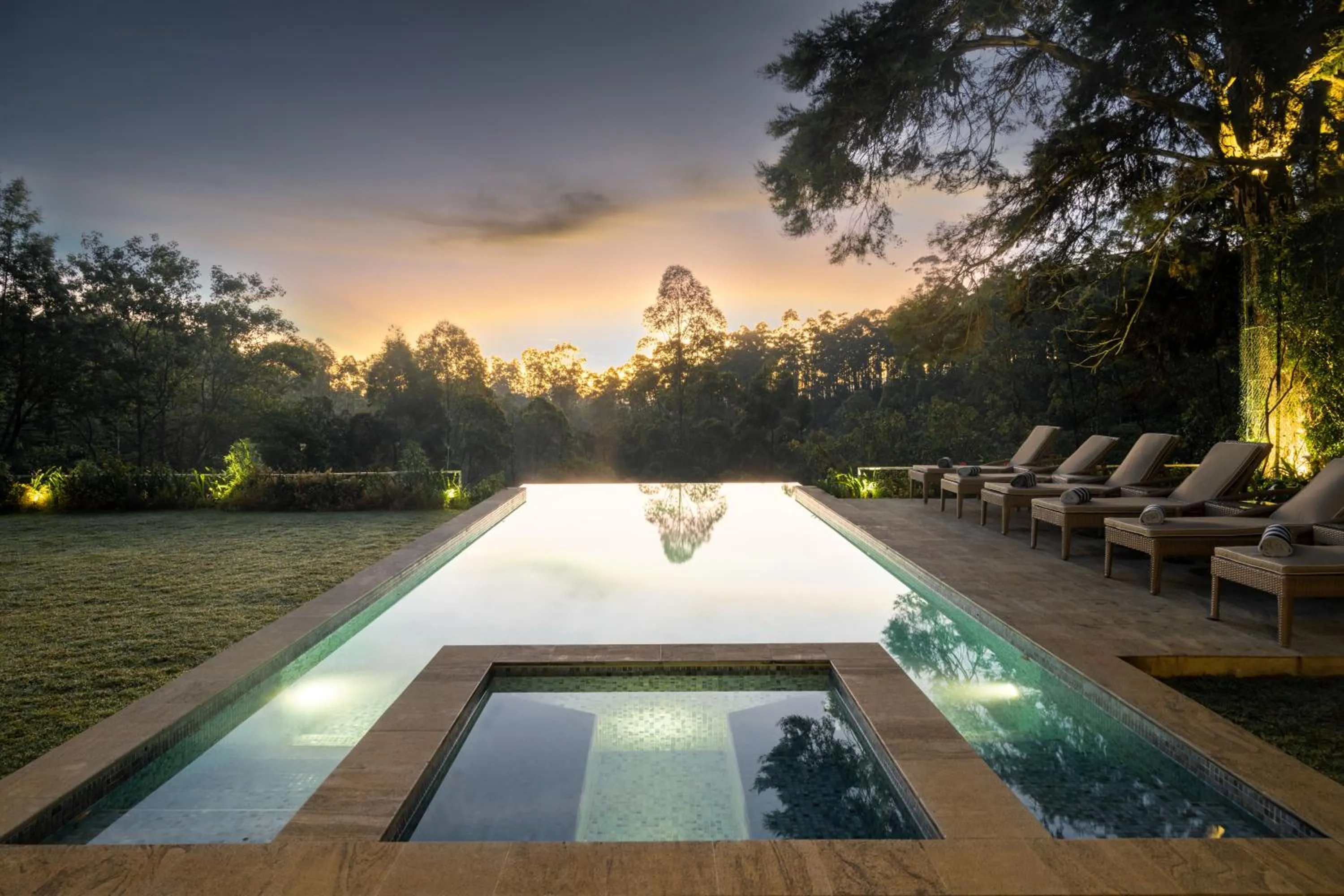 Hot Tub in Stafford Bungalow - Exclusive Luxury Within A Private Tea Estate