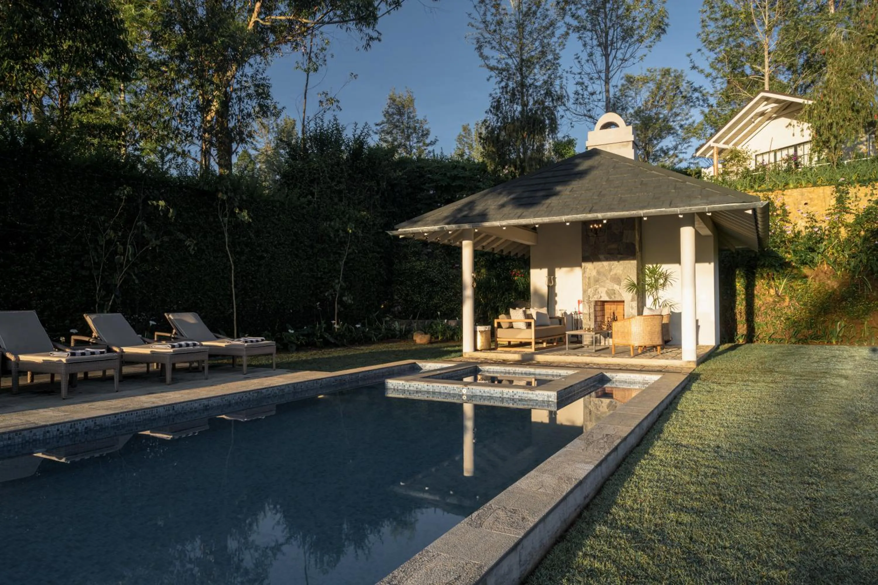 Hot Tub in Stafford Bungalow - Exclusive Luxury Within A Private Tea Estate