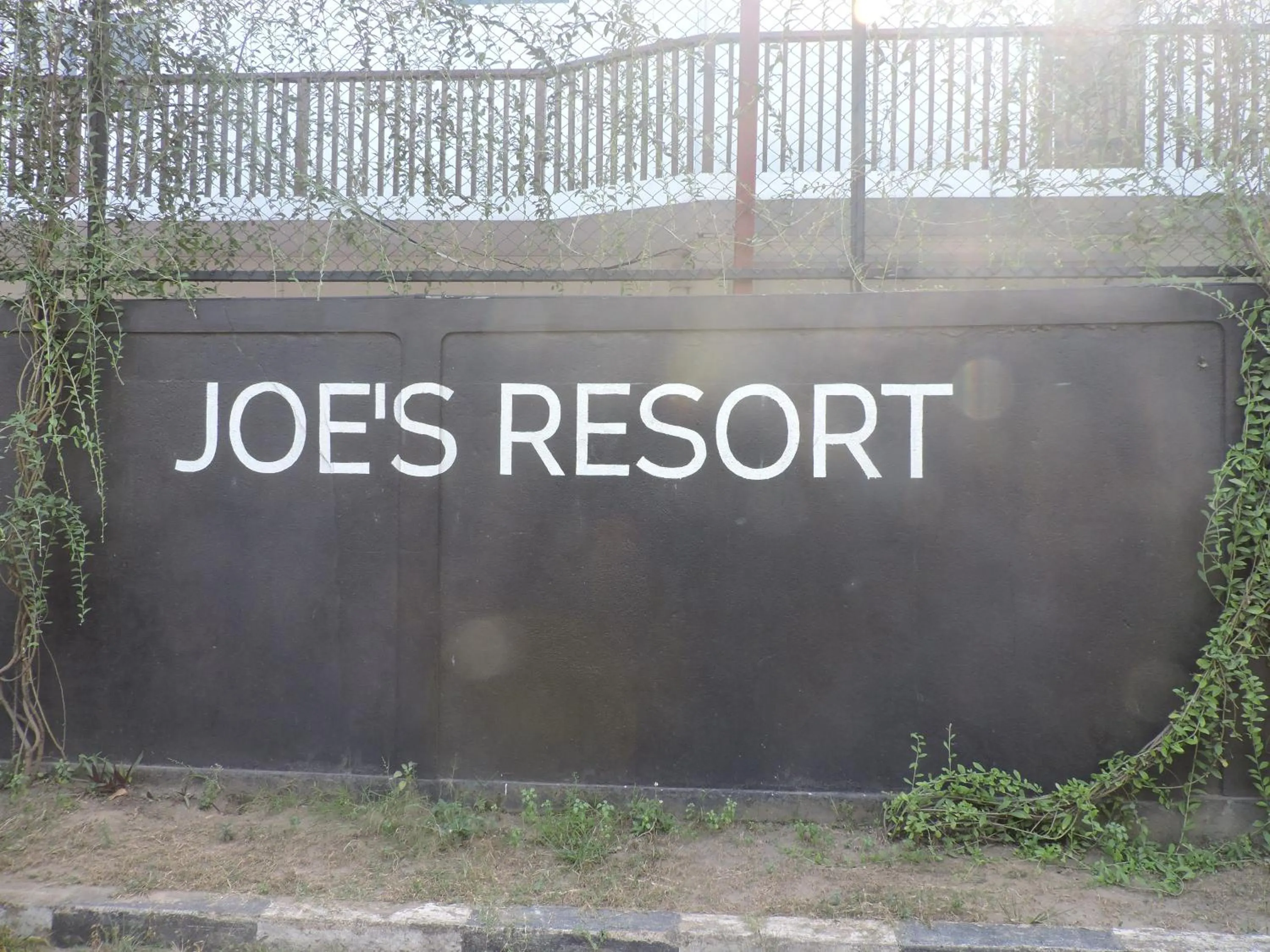Facade/entrance in Joe's Resort Unawatuna