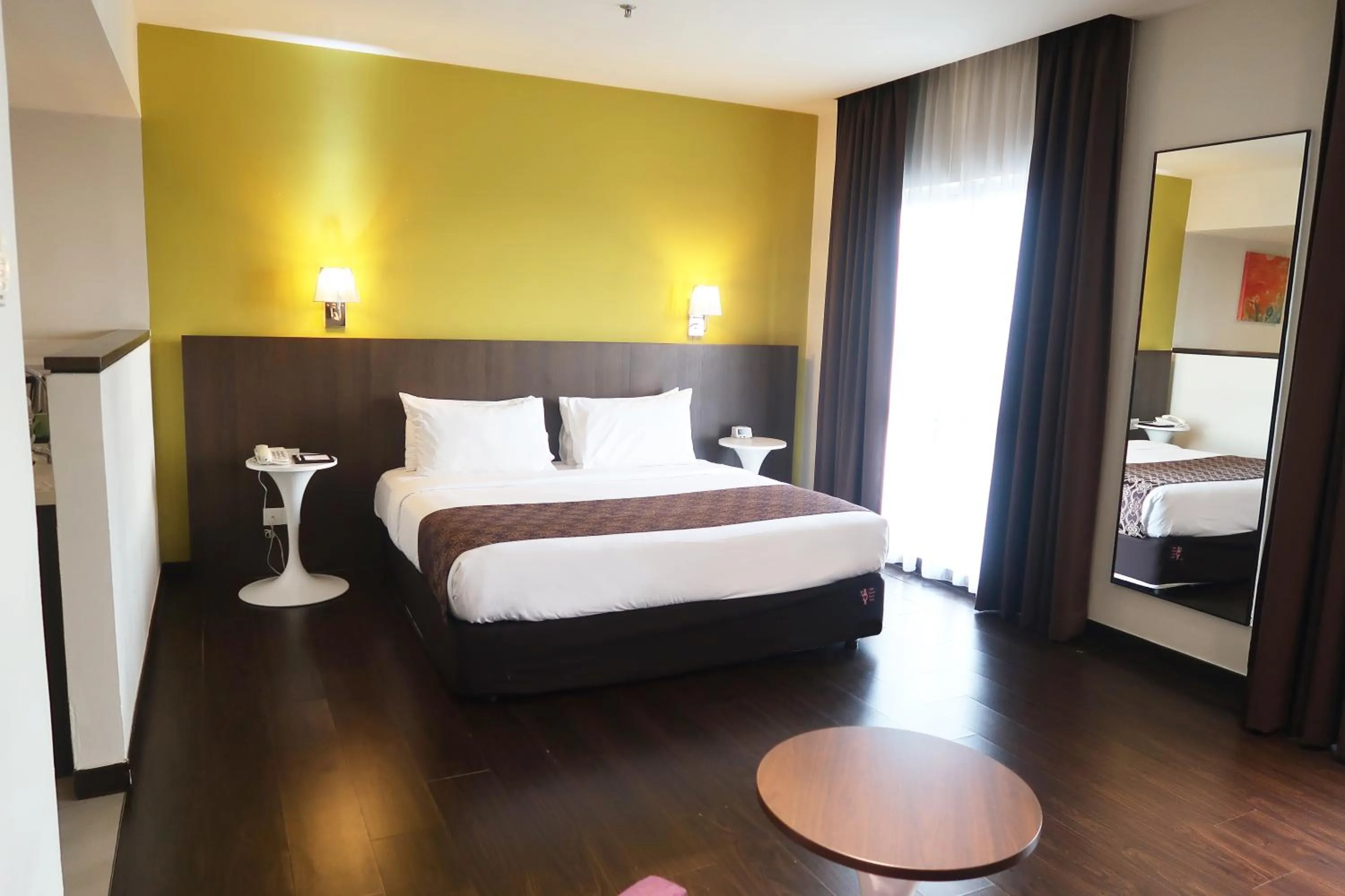 Bed in Wyndham Garden i-City Shah Alam