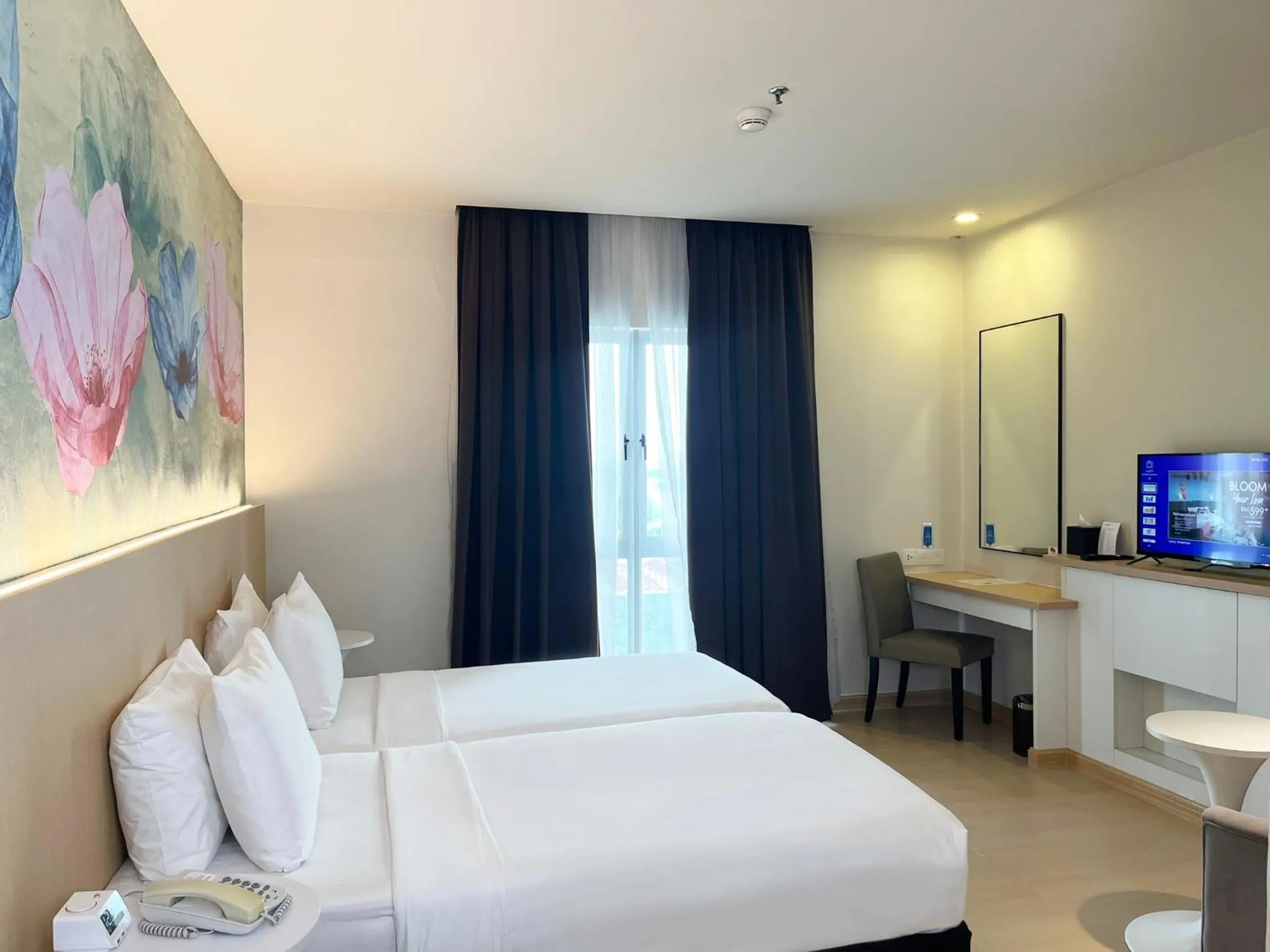 Seating area, Bed in Wyndham Garden i-City Shah Alam