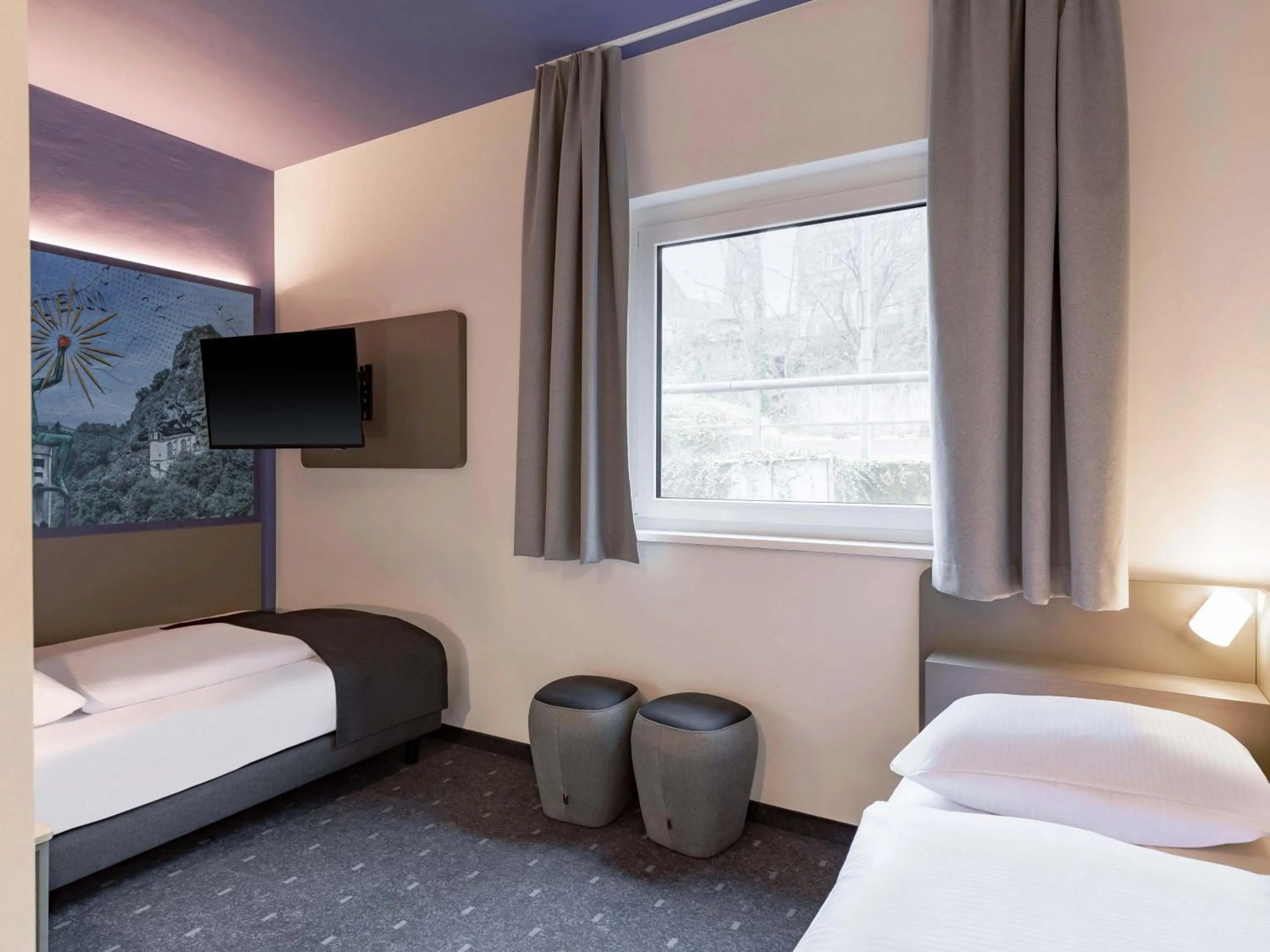 Photo of the whole room, Bed in B&B HOTEL Idar-Oberstein