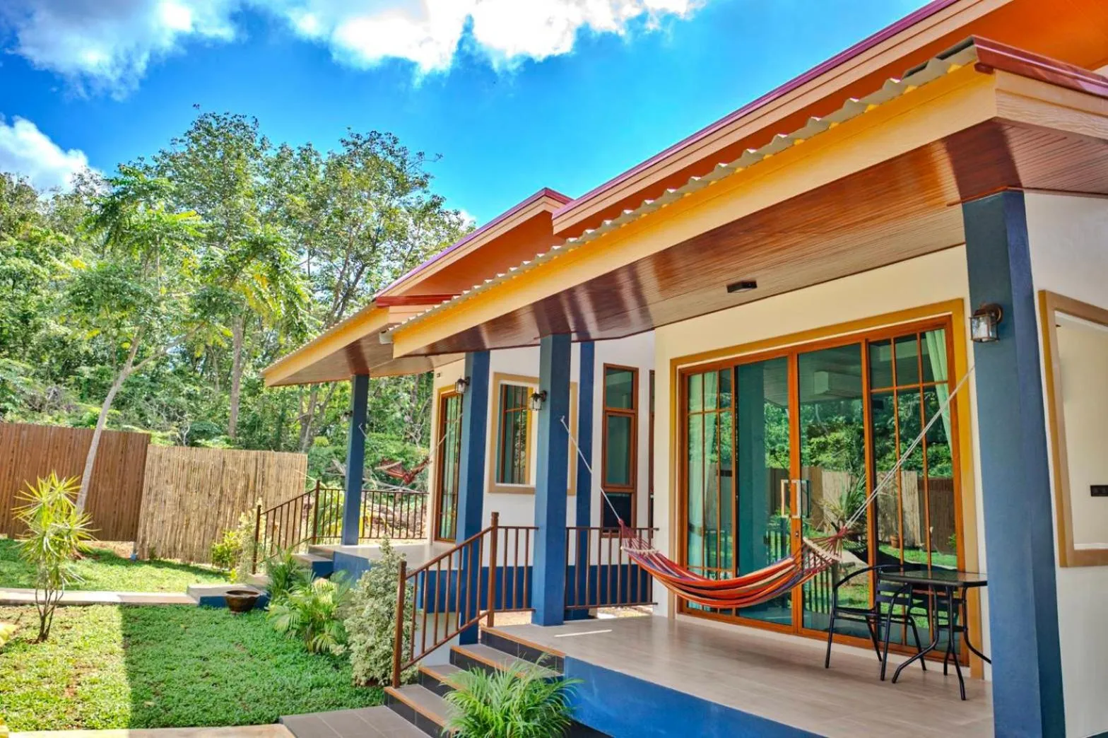 Area and facilities in O k Chawkoh Bungalow