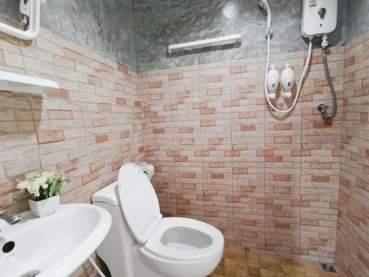 Bathroom in O k Chawkoh Bungalow