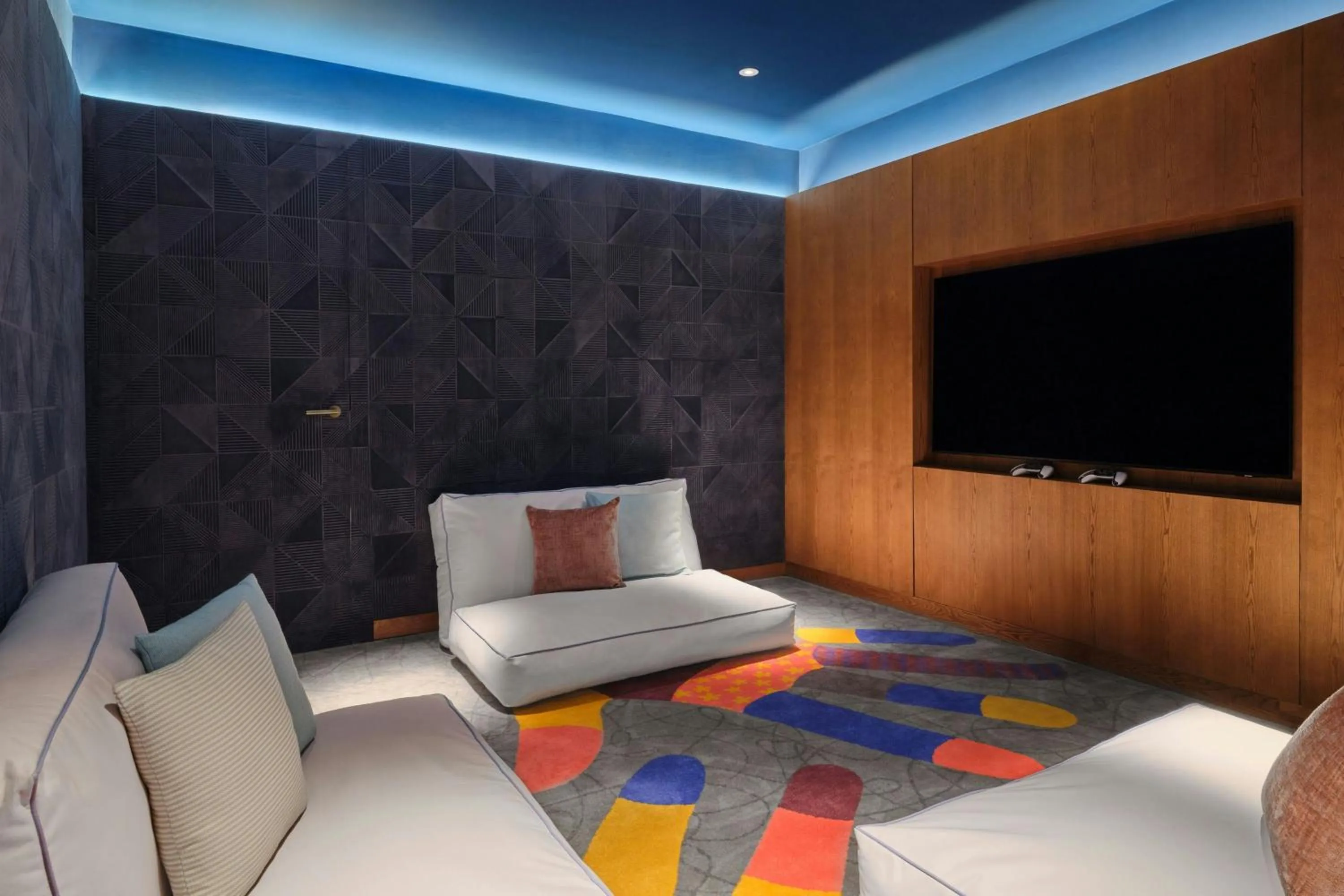 Lounge or bar, Bed in The St. Regis Cap Cana Resort