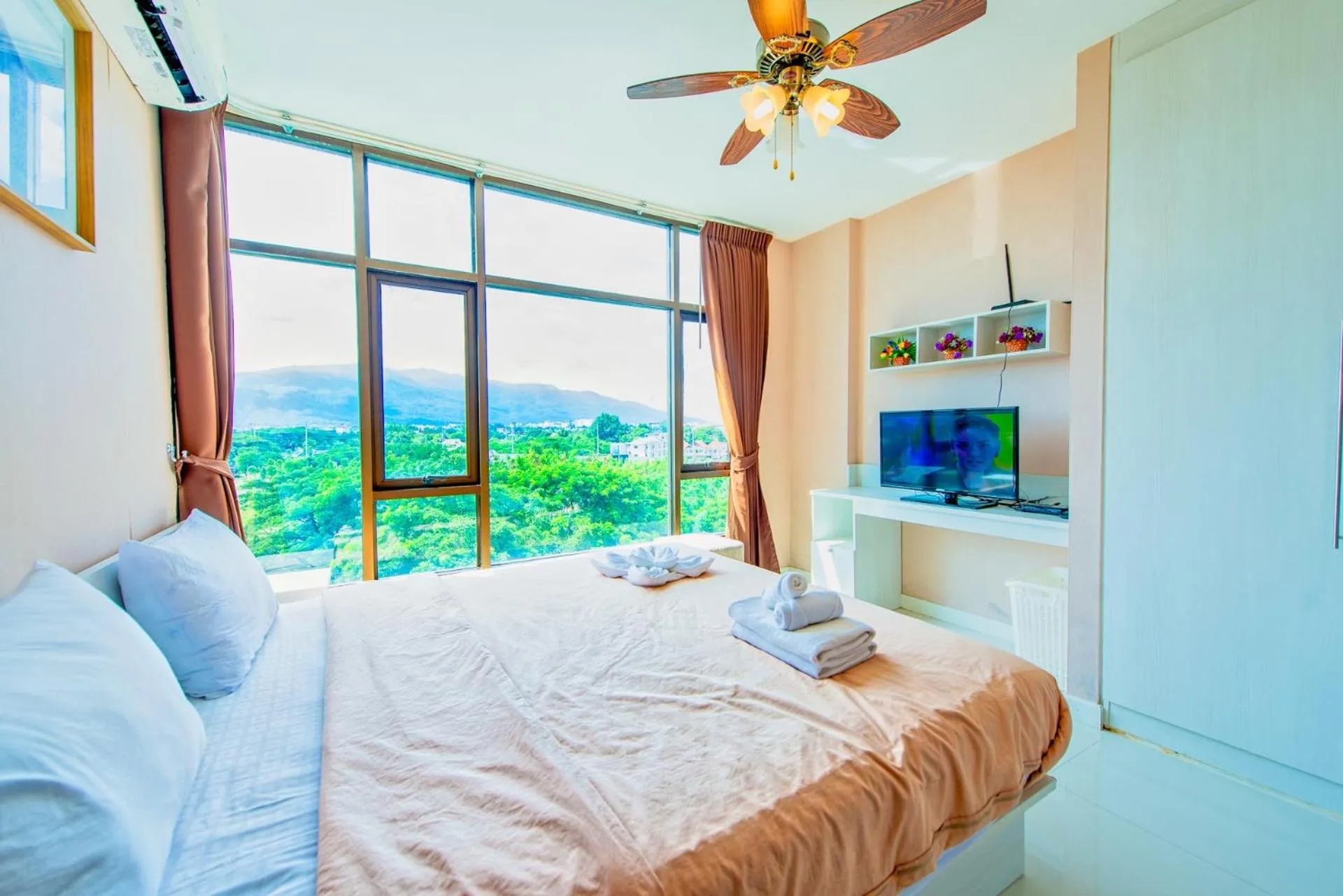 TV and multimedia, Bed in Tree Boutique Resort