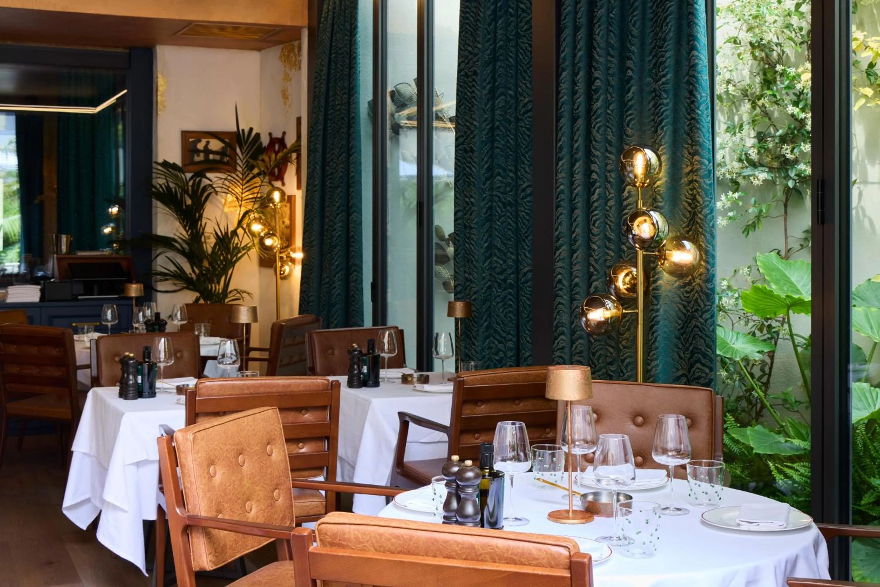 Restaurant/places to eat in NEMI Hotel Milano