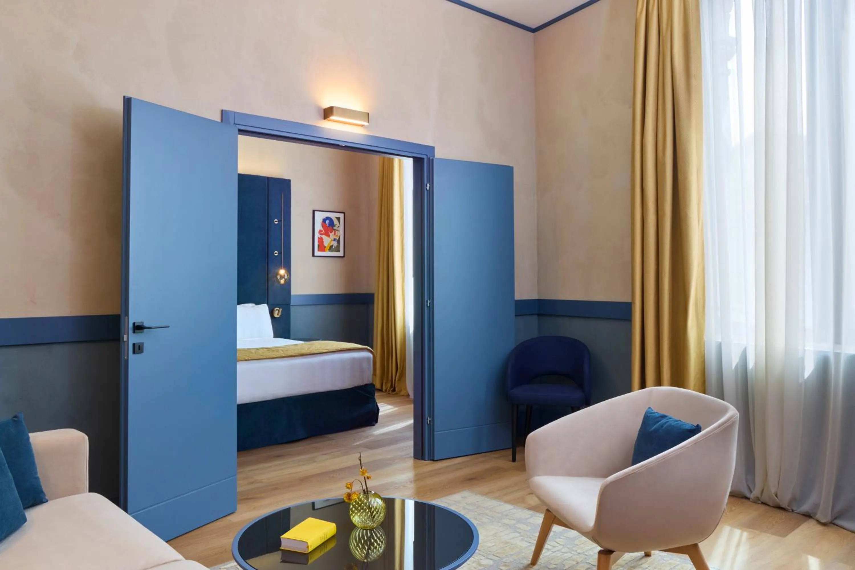 fireplace, Bed in NEMI Hotel Milano