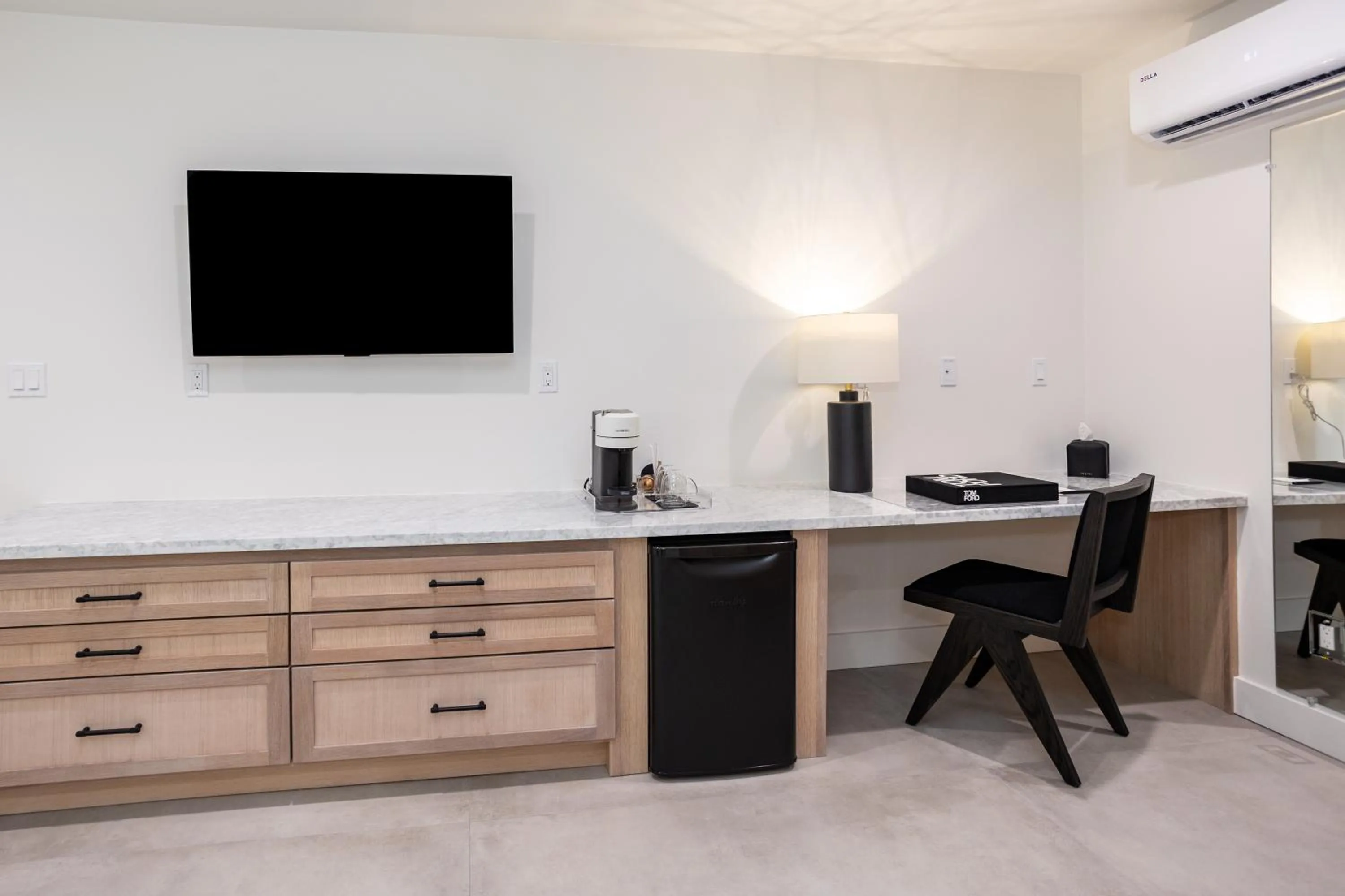 TV and multimedia in Hotel Bayit