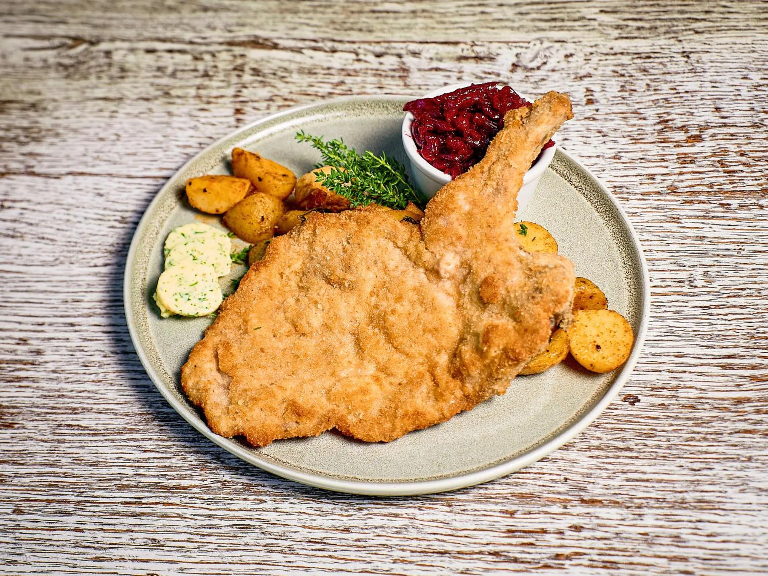 Restaurant/places to eat in Hotel Victoria