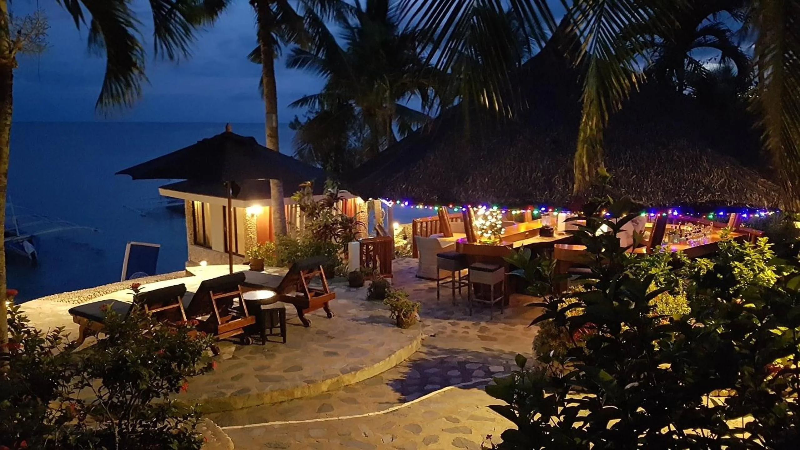 Lounge or bar in Magic Island Dive Resort