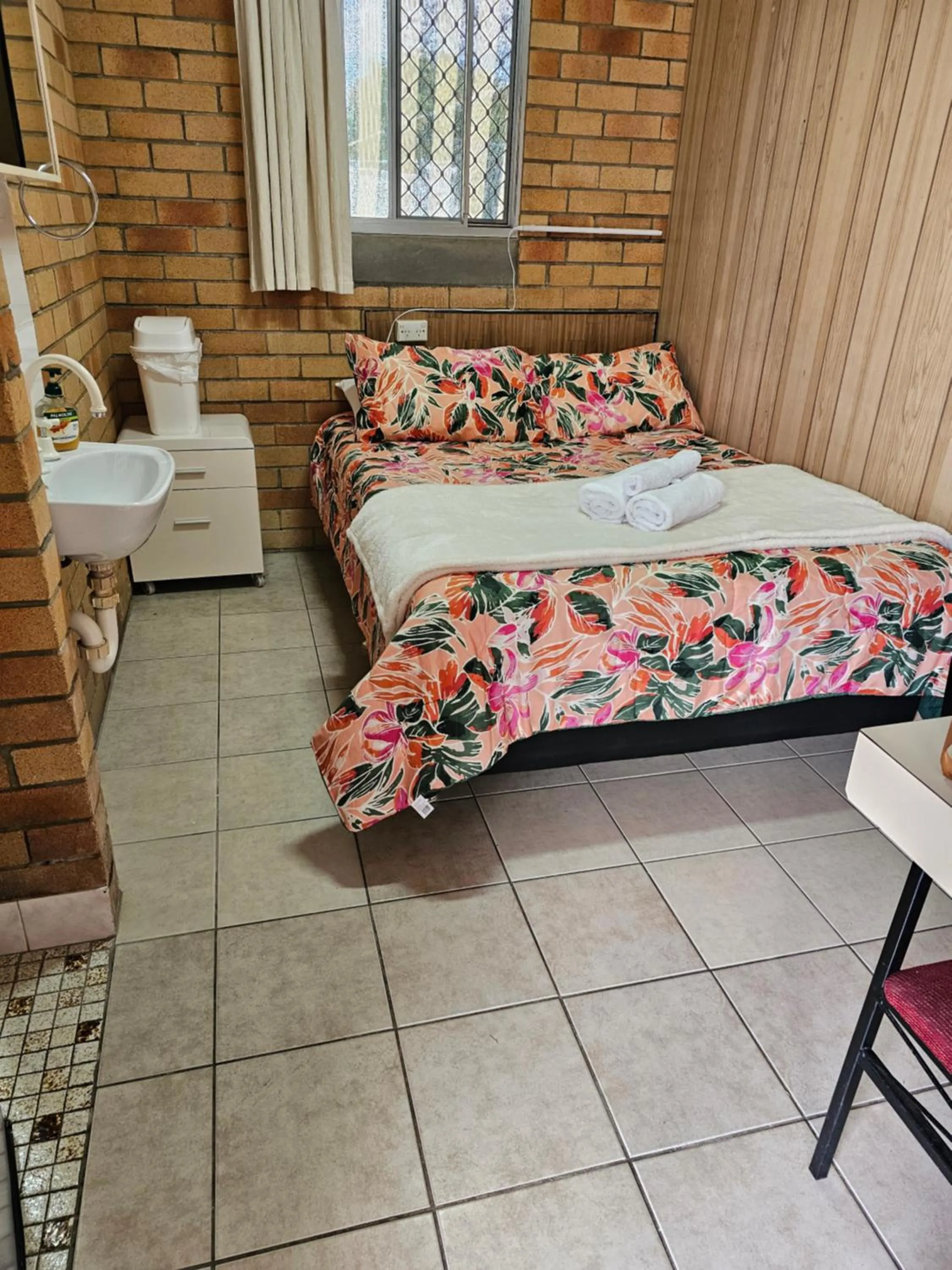 Bed in Civic Motel Grafton