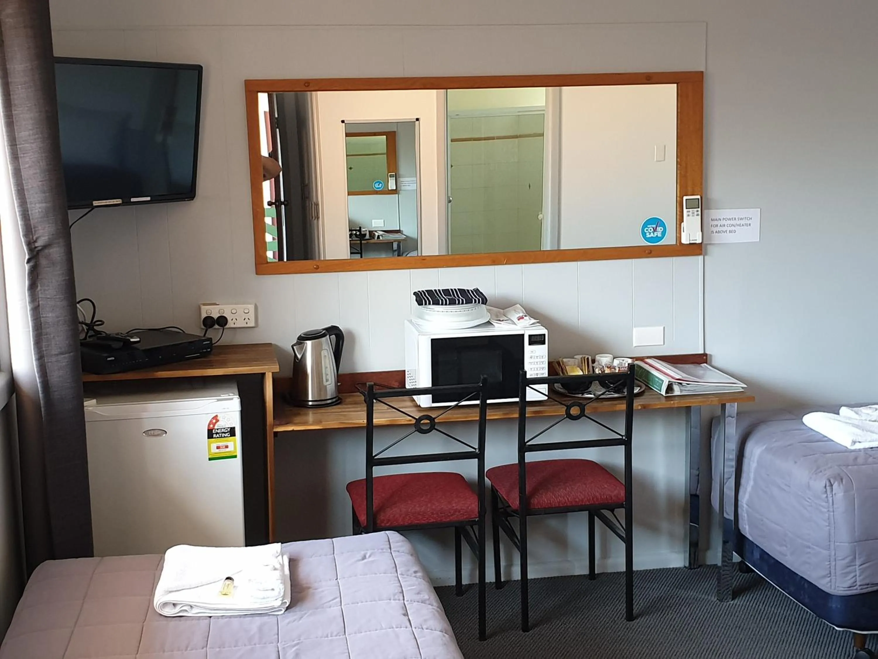 Breakfast, Bed in Civic Motel Grafton