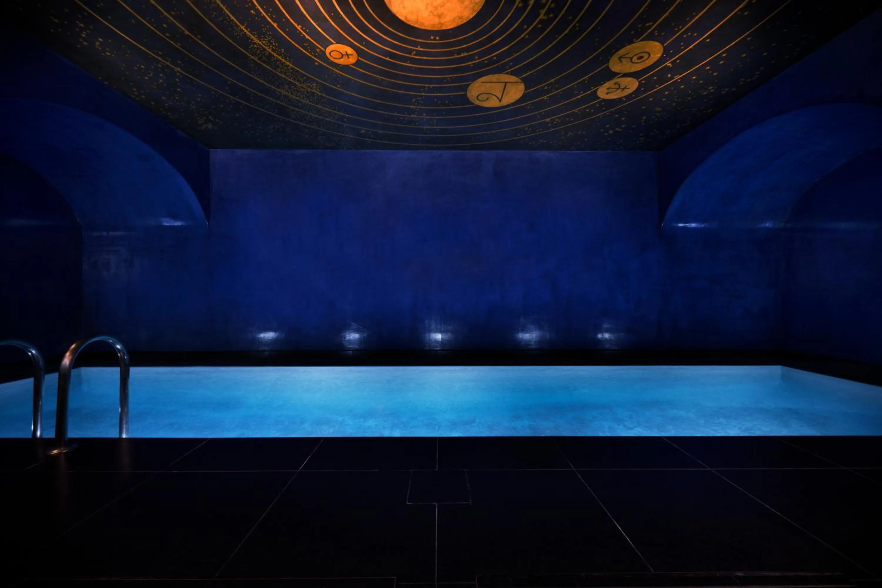 Swimming pool in Maison Souquet, Hotel & Spa