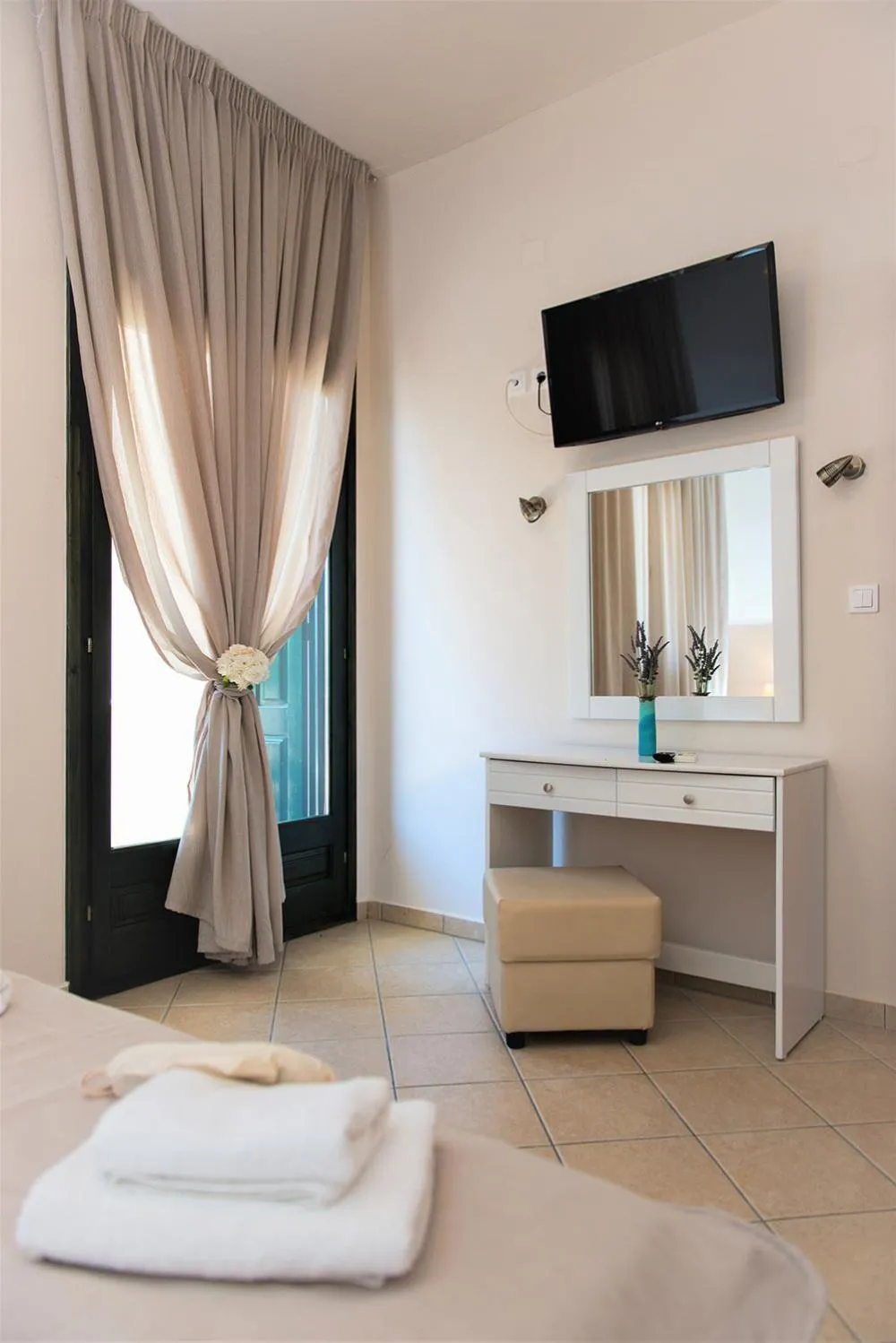 Bedroom, Bed in So Nice Hotel