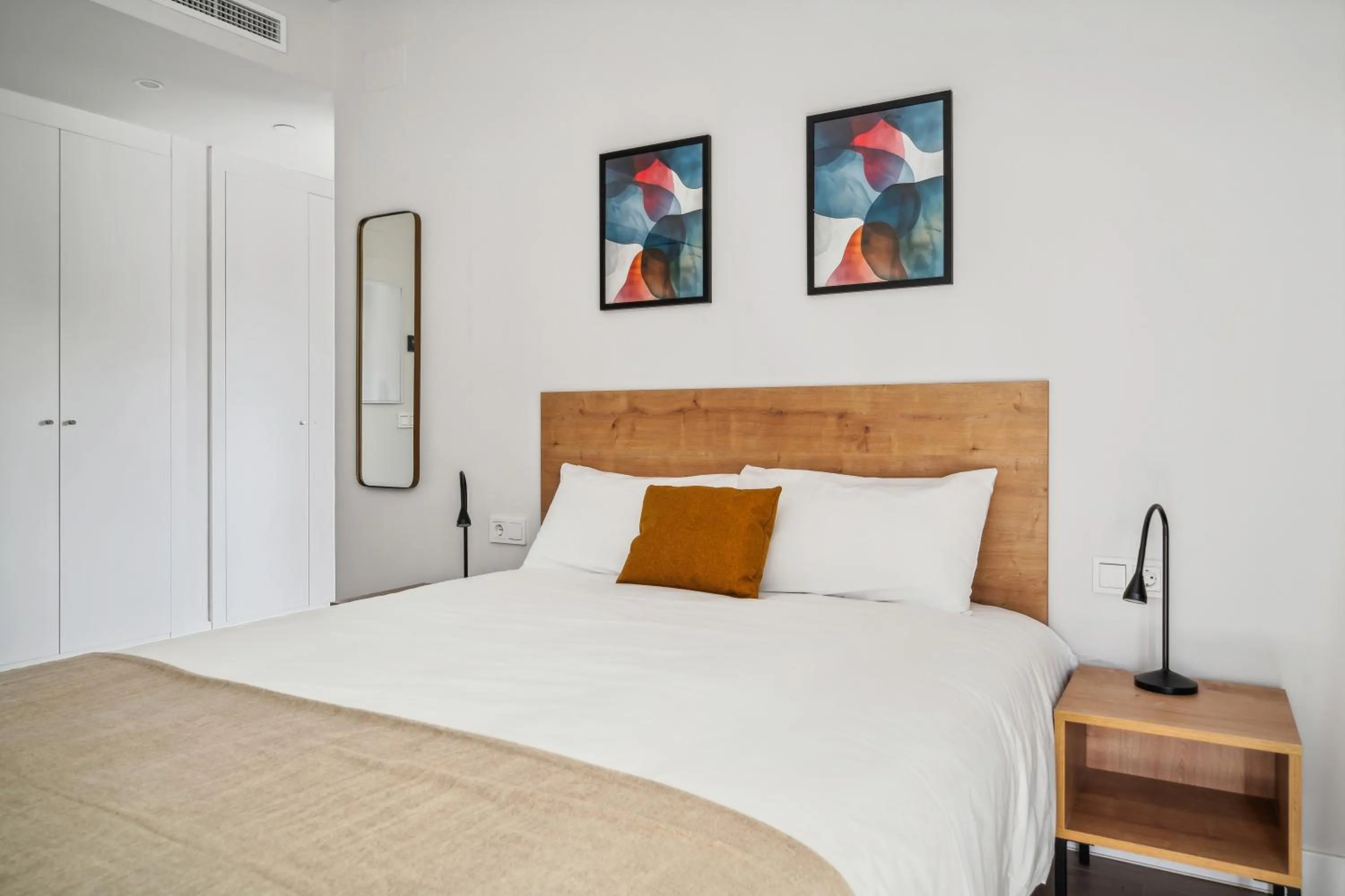 Bed in Truliving Vallecas by Habyt