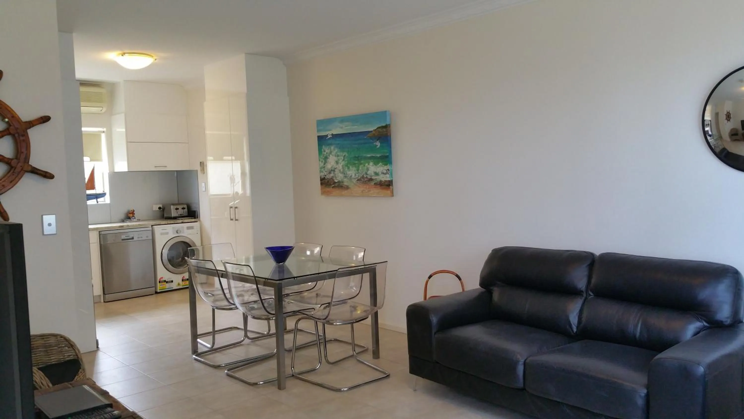 Kitchen or kitchenette in Acaill Accommodation Esplanade Living Self Check-In Self Check-Out