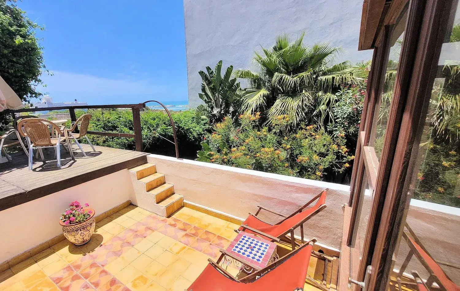 Apartment with Terrace and Garden in Maison de la Lagune Apartment with Terrace and Garden in Maison de la Lagune