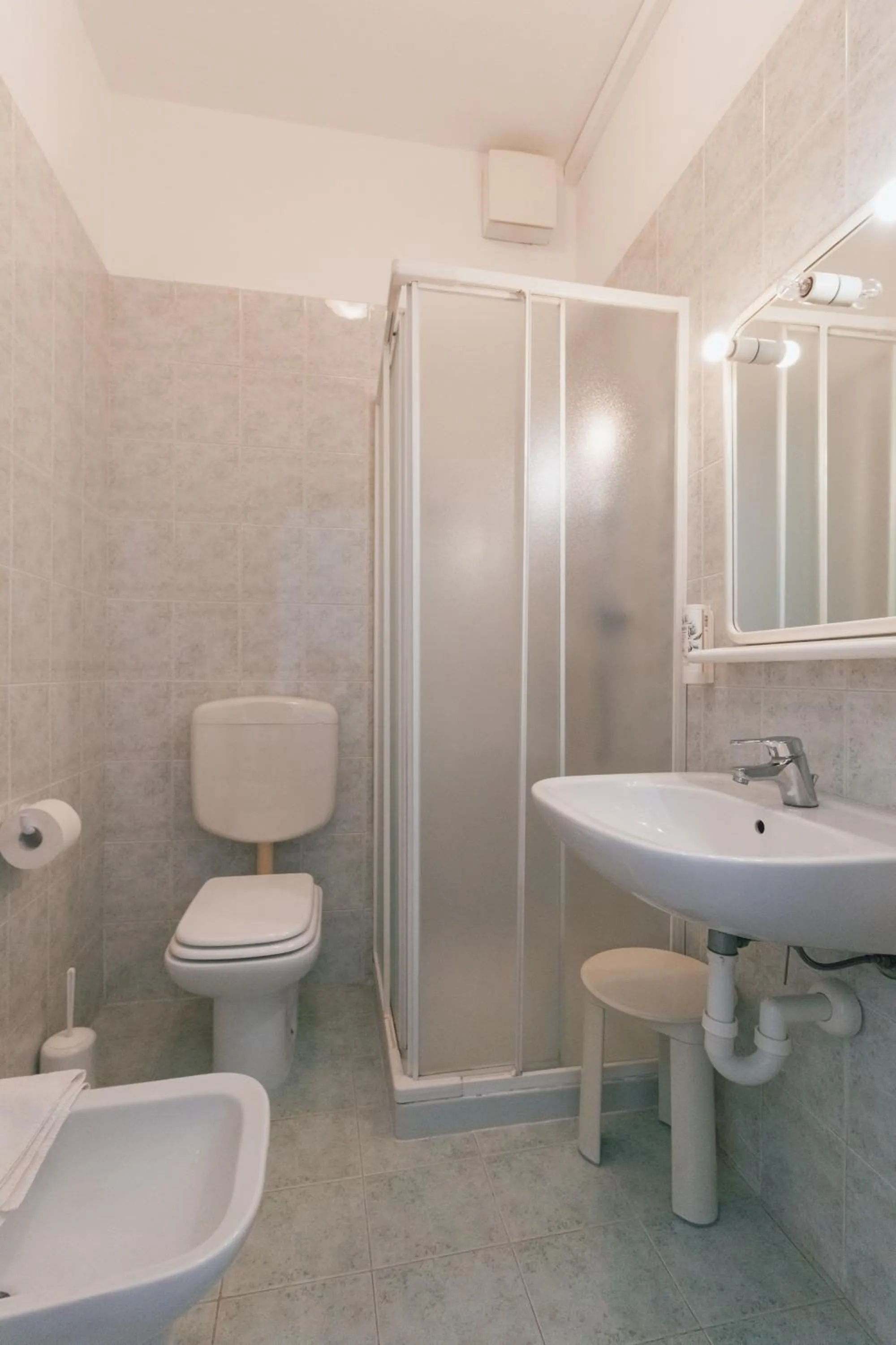 Shower in Hotel Gattopardo