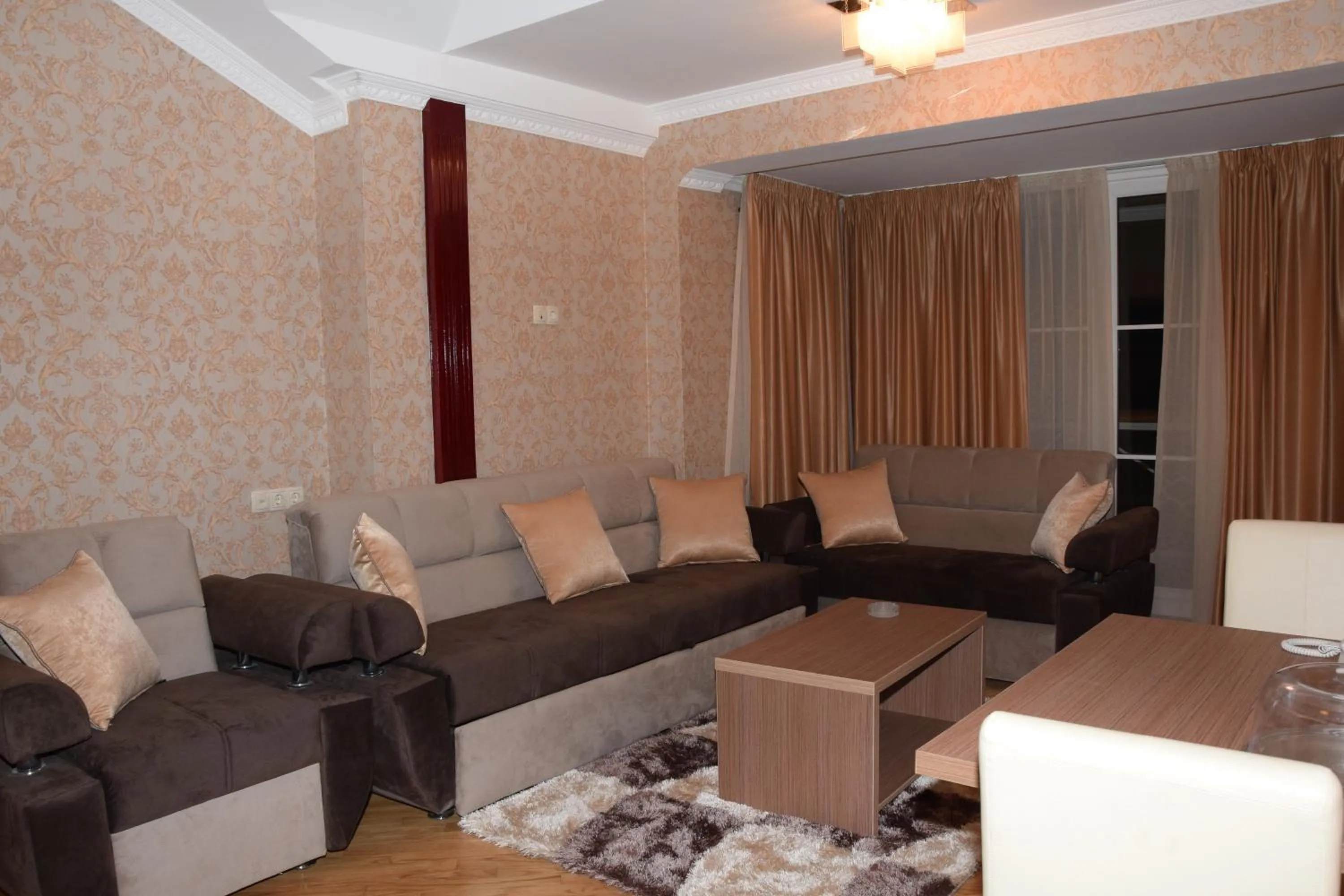 Seating area in Hotel Elegance