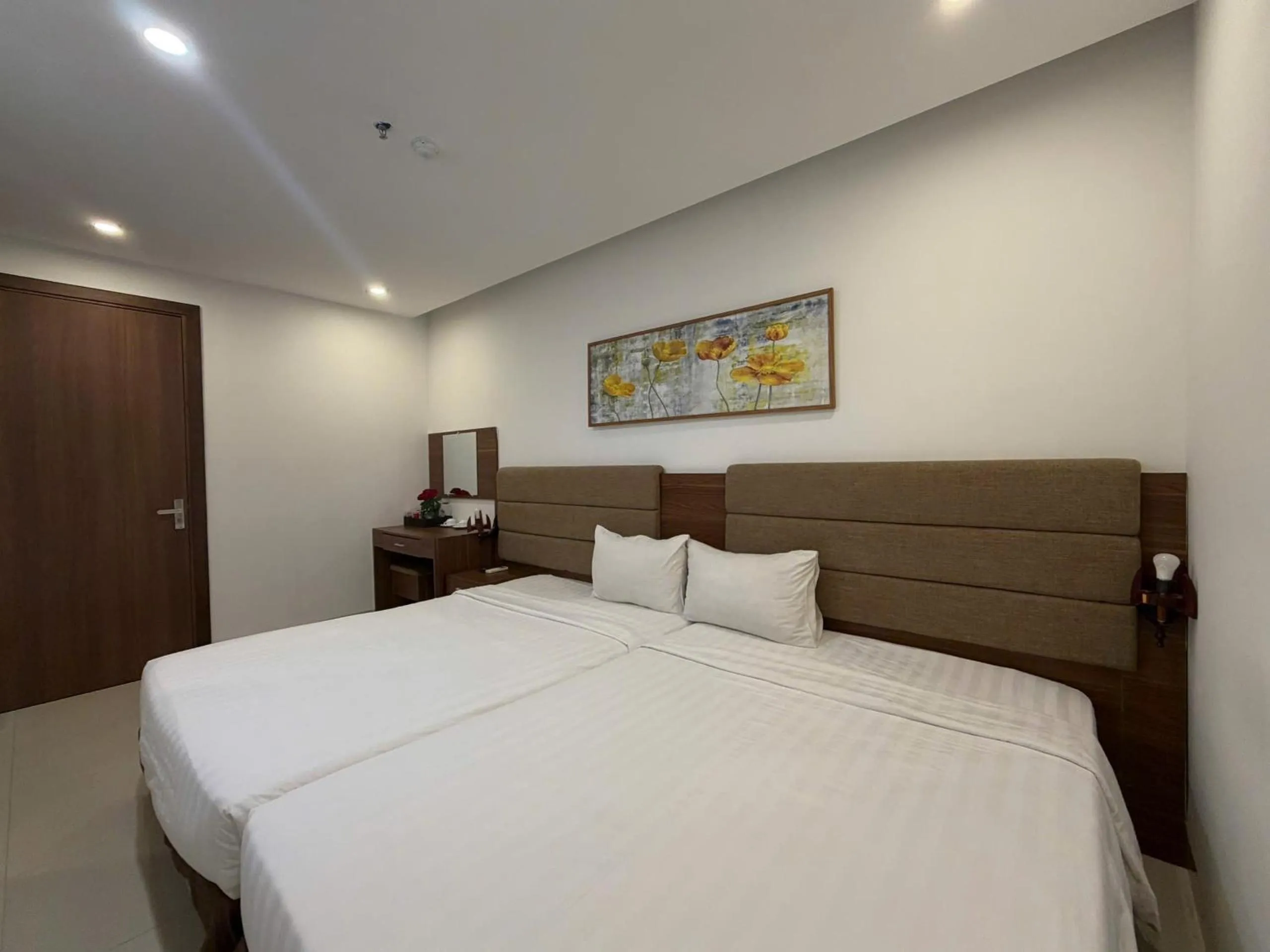 Photo of the whole room, Bed in Platinum Orchid Hotel Danang