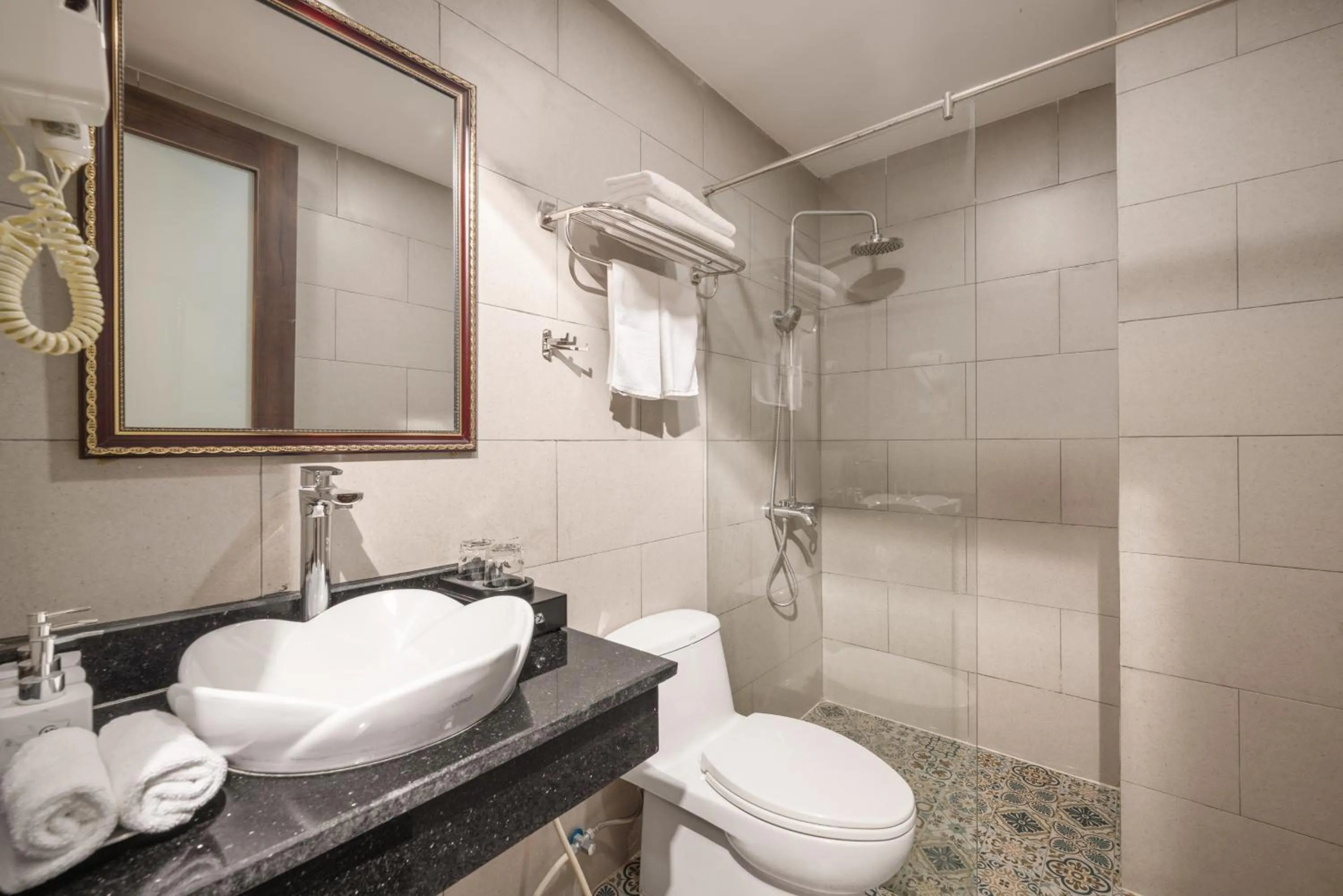 Shower in Platinum Orchid Hotel Danang