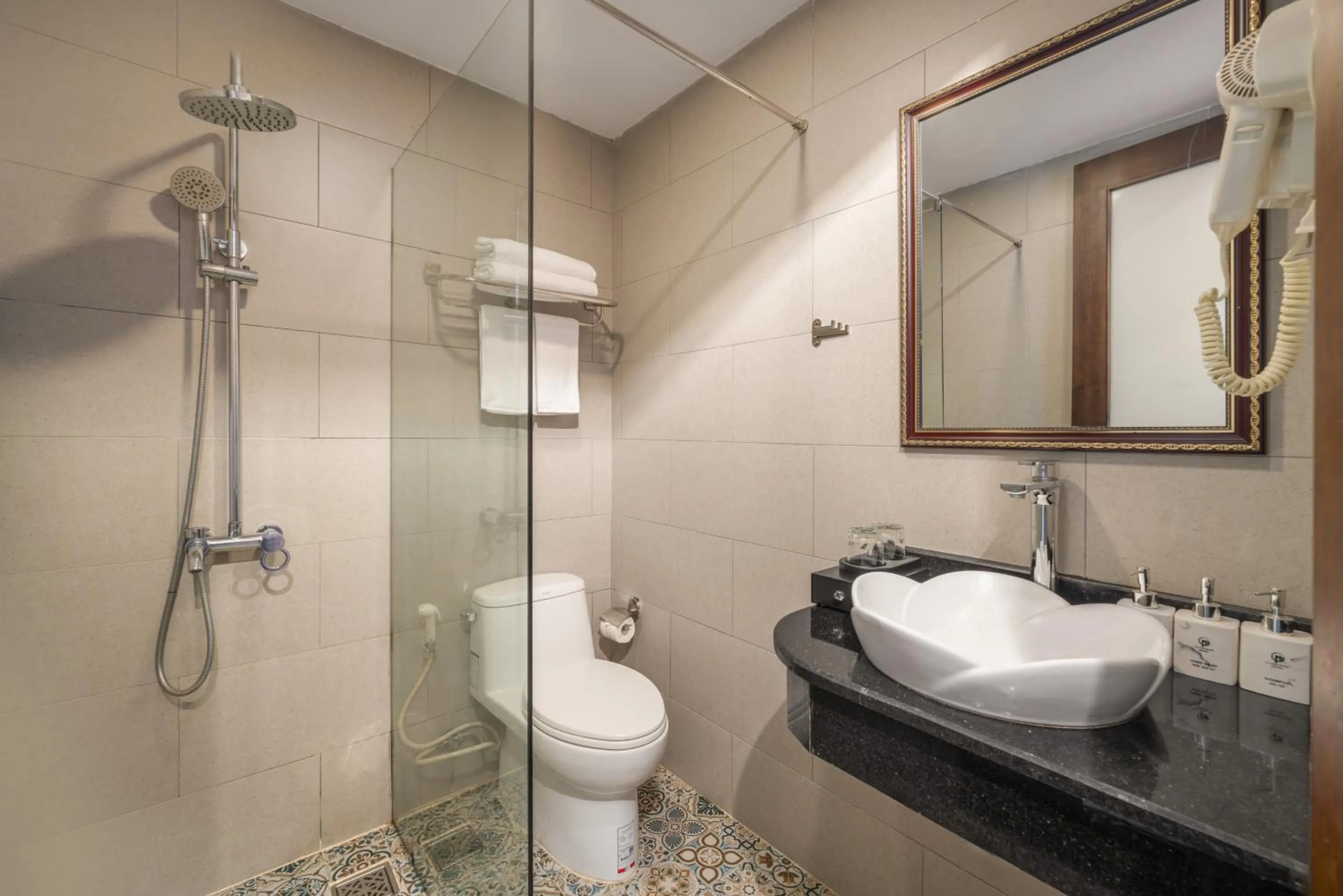 Bathroom in Platinum Orchid Hotel Danang