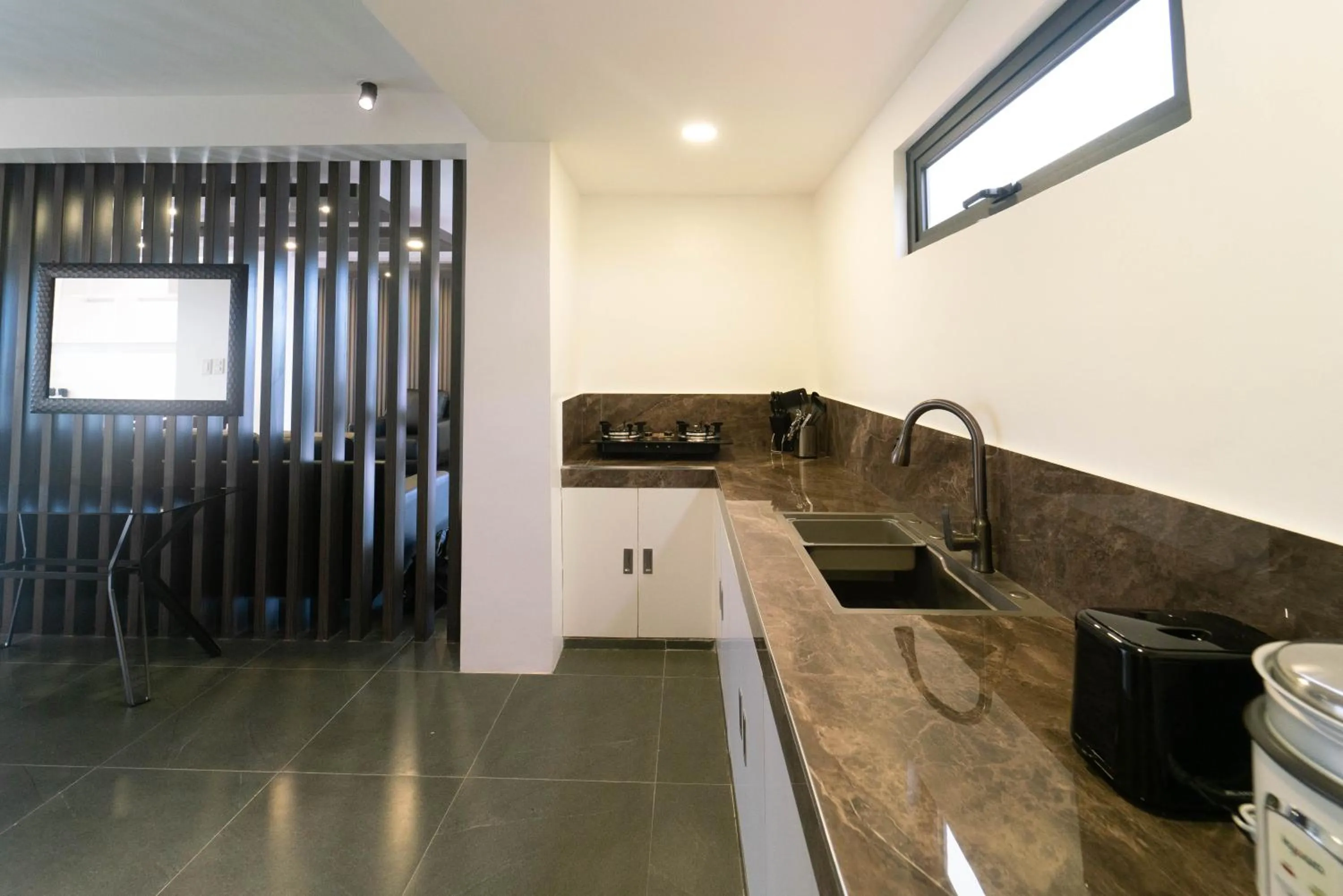 Kitchen or kitchenette in A Traveller's Inn