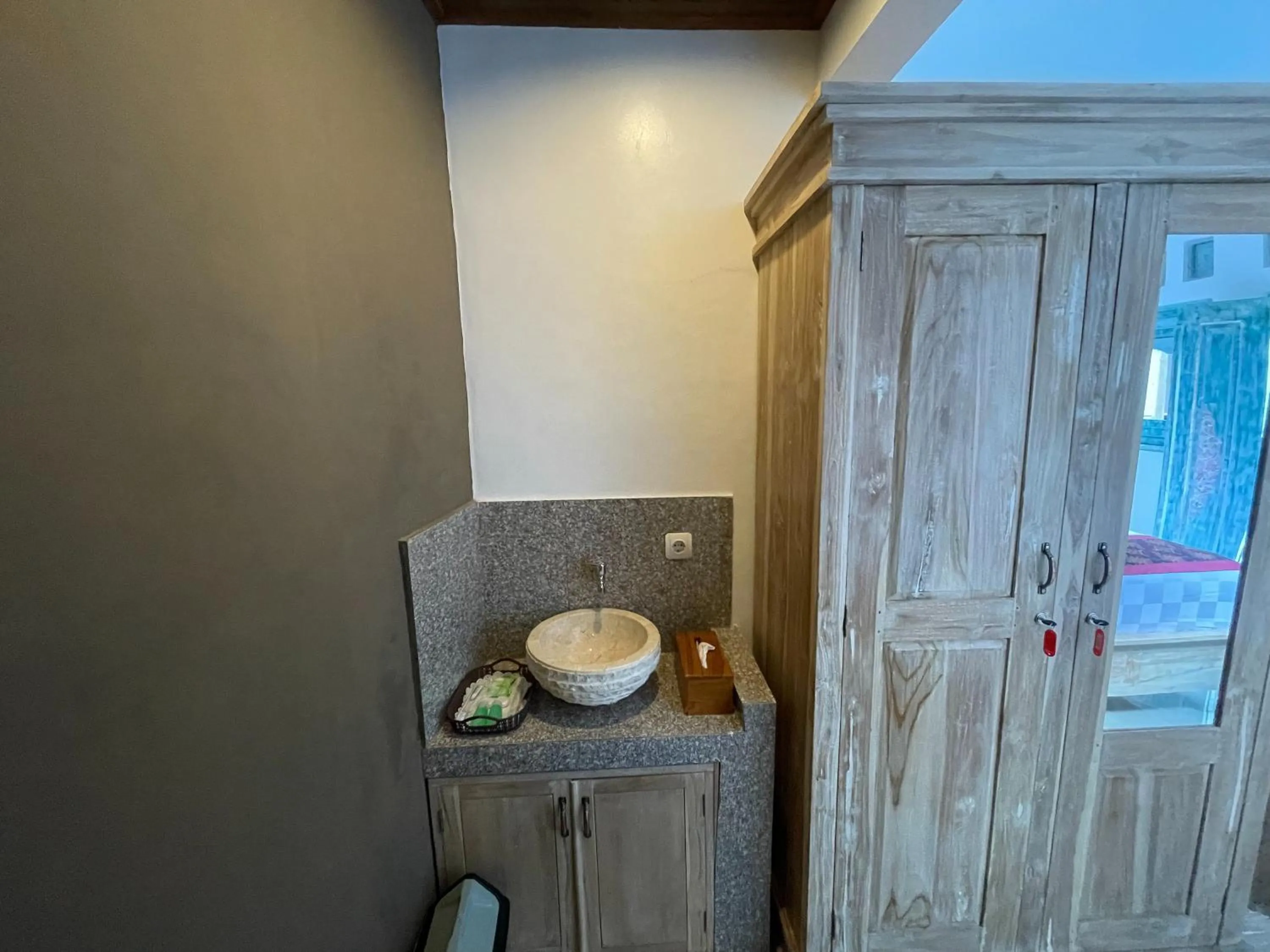 Area and facilities in Nivaluma