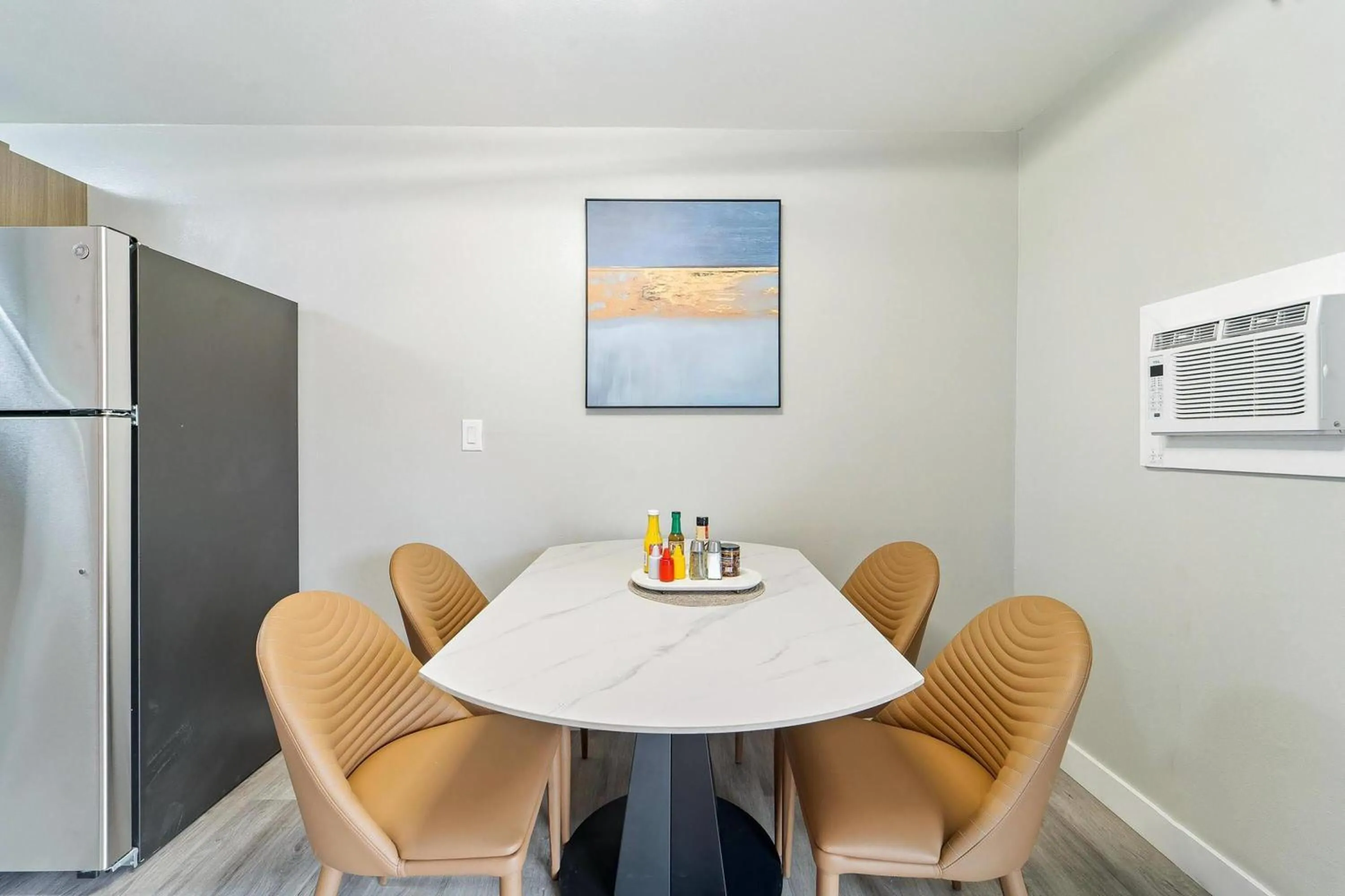 Photo of the whole room in Interurban Suites Hotel, a Dazzler Select by Wyndham