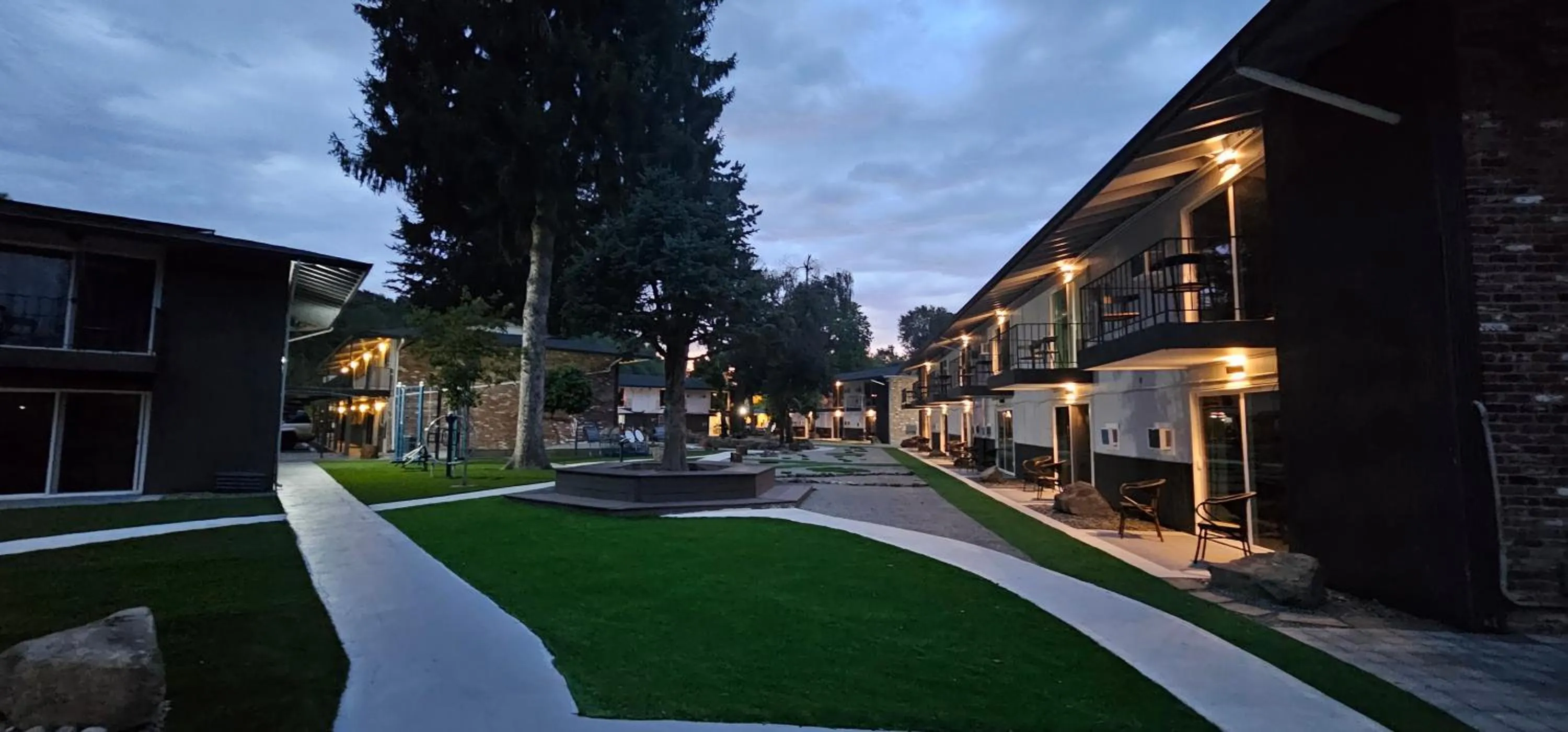 Property building in Interurban Suites Hotel