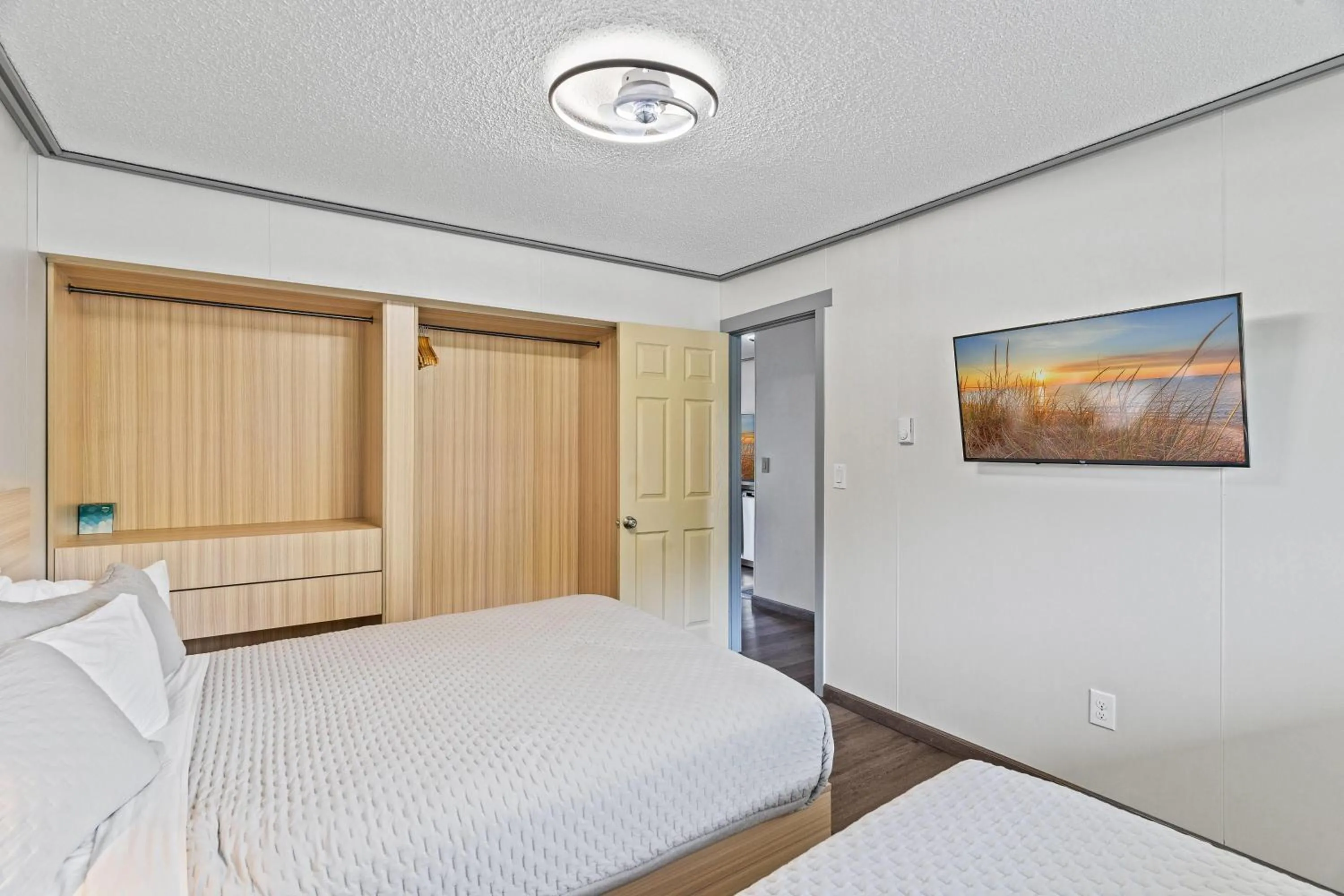 Photo of the whole room, Bed in Interurban Suites Hotel, a Dazzler Select by Wyndham