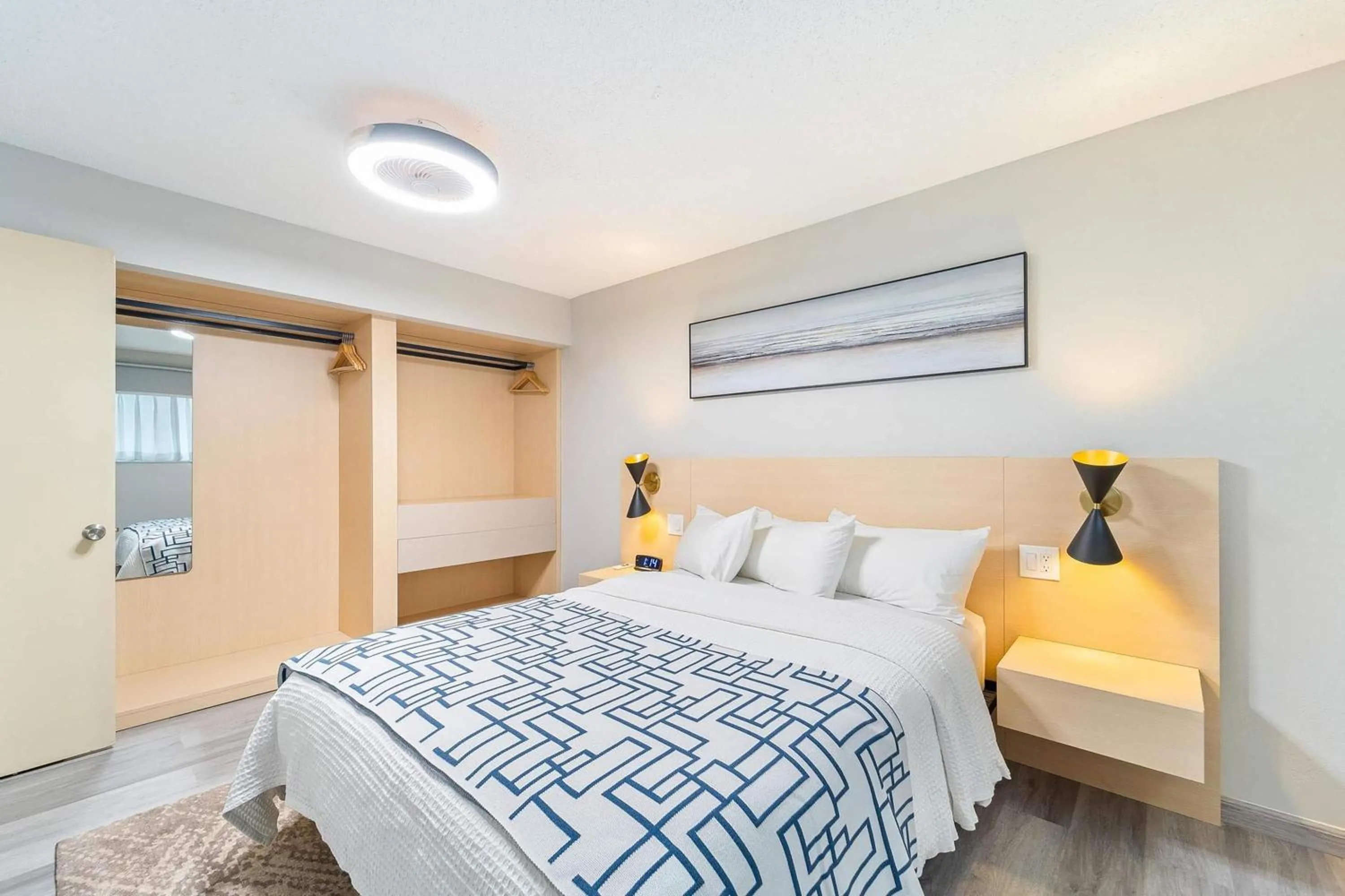 Photo of the whole room, Bed in Interurban Suites Hotel, a Dazzler Select by Wyndham