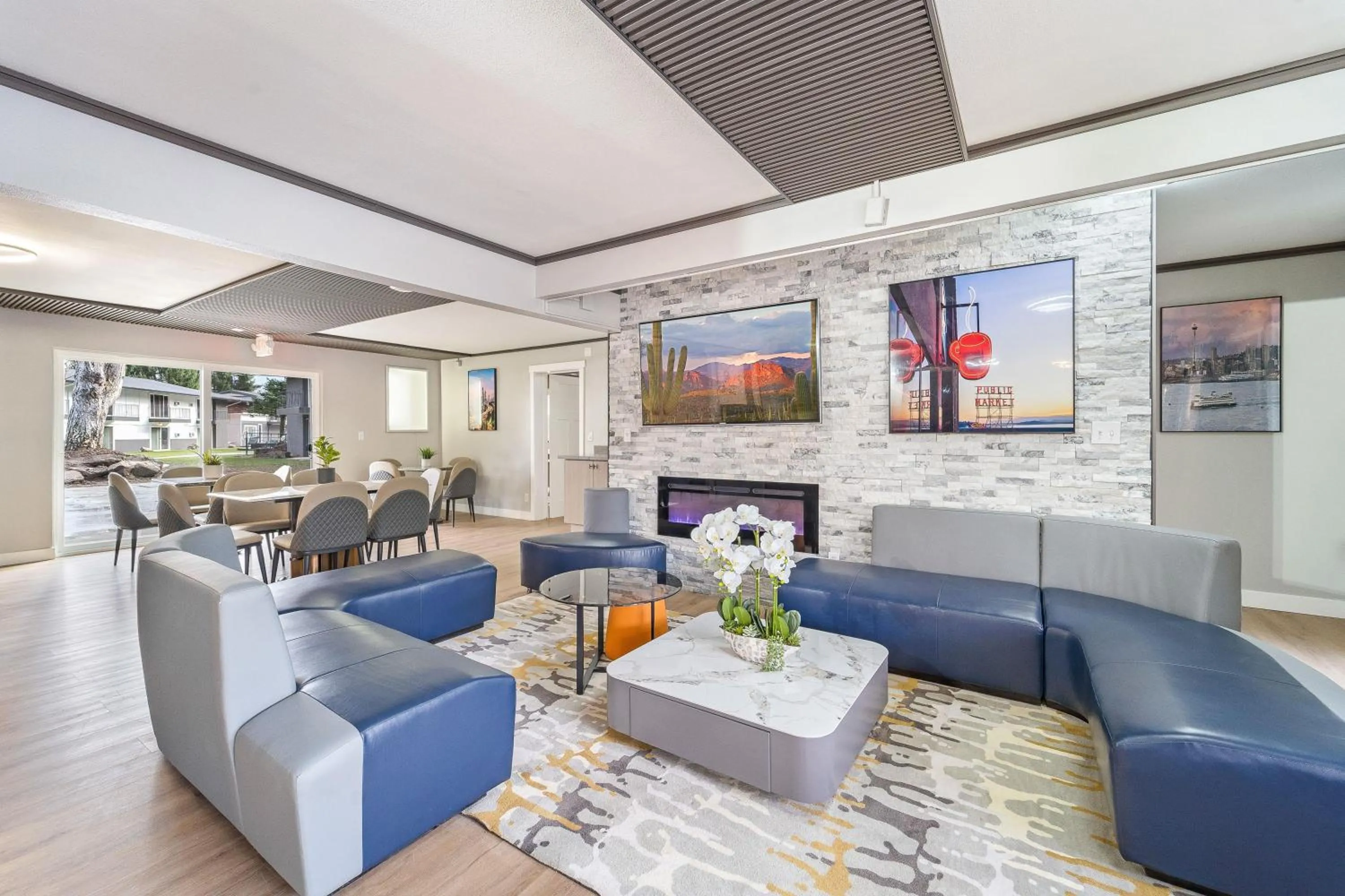 Lobby or reception in Interurban Suites Hotel, a Dazzler Select by Wyndham