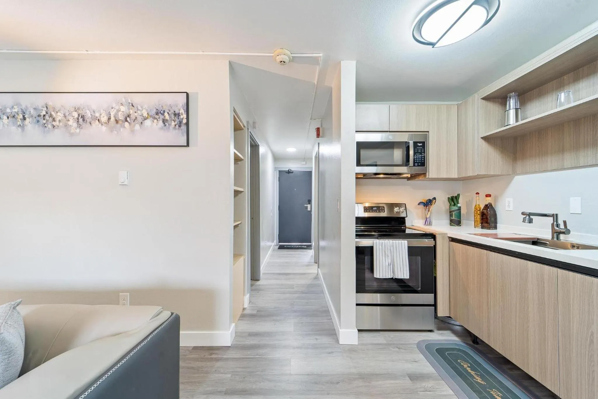 Coffee/tea facilities in Interurban Suites Hotel