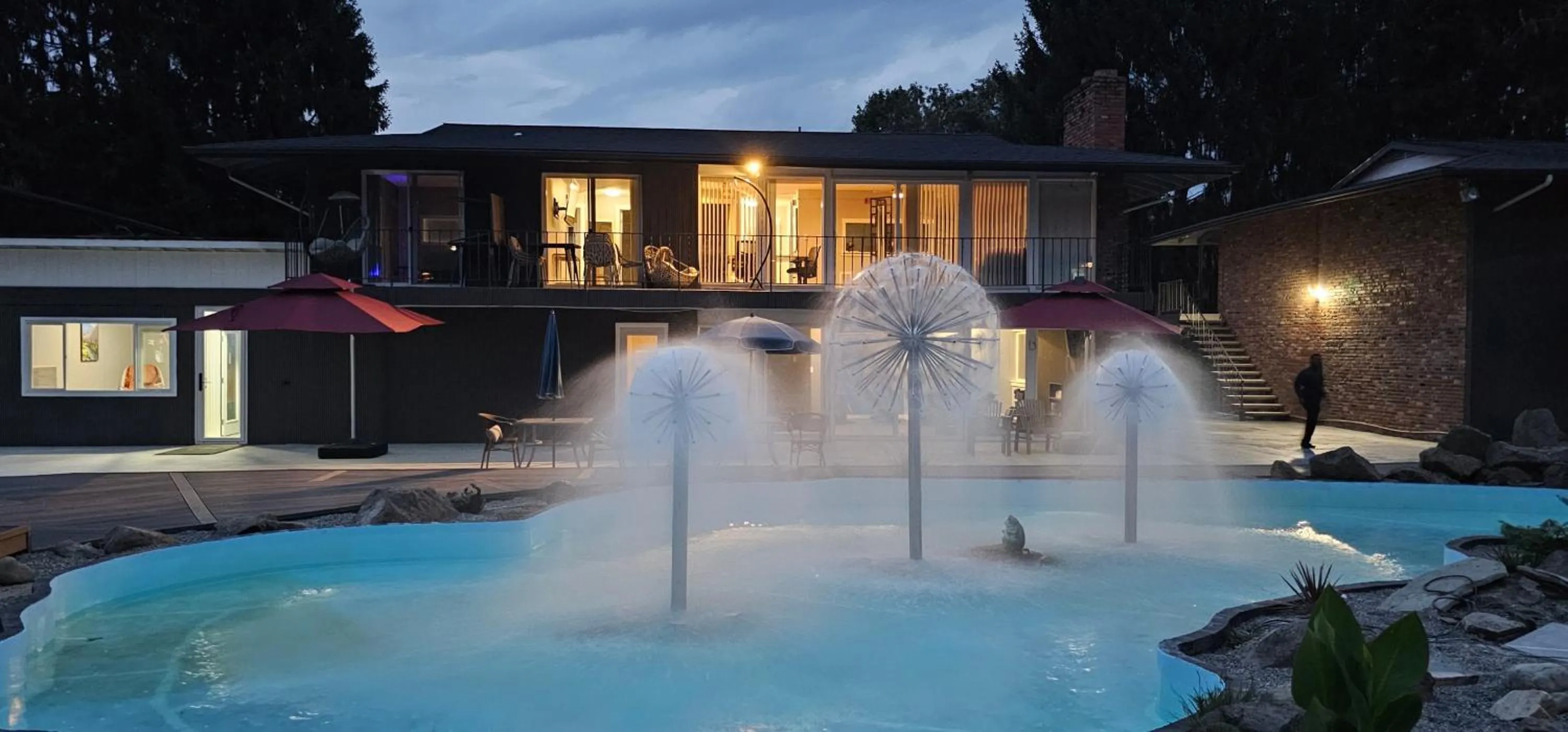 Inner courtyard view in Interurban Suites Hotel