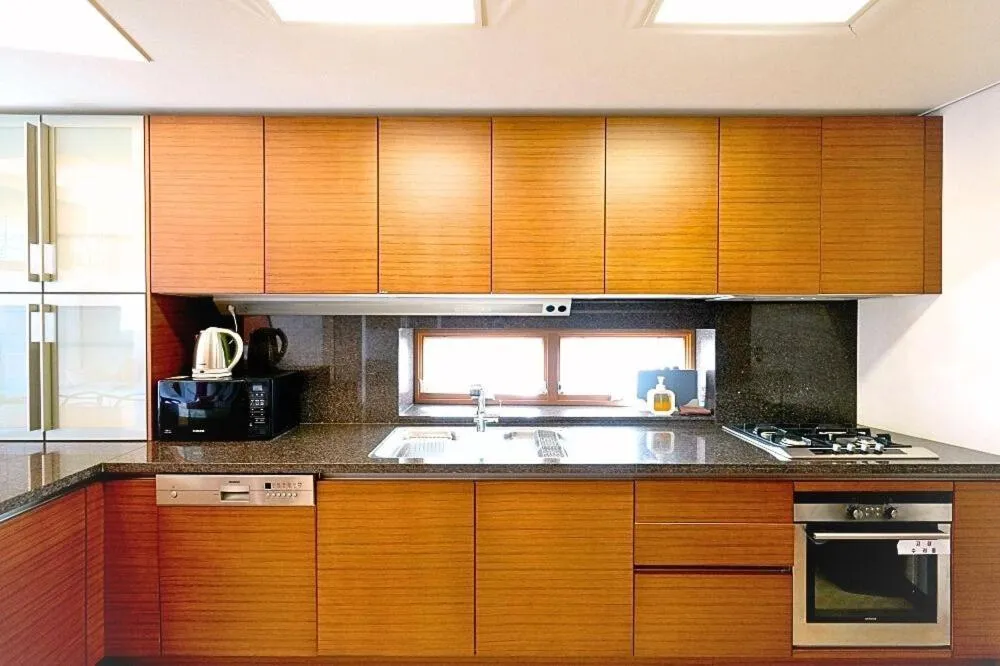 Kitchen or kitchenette in Le comte bleu