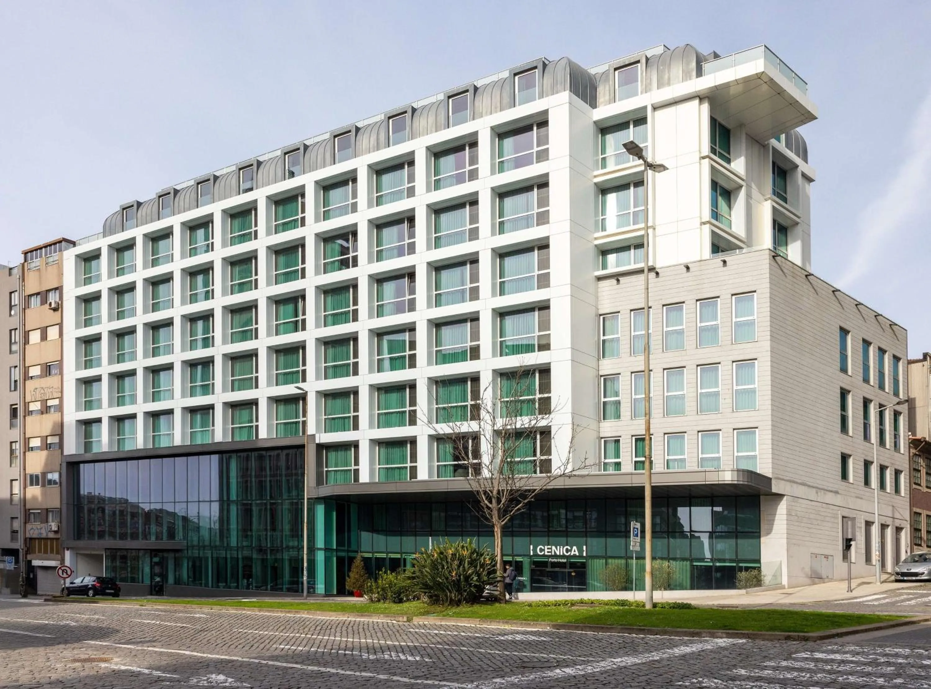Property building in Cenica Porto Hotel, Curio Collection By Hilton
