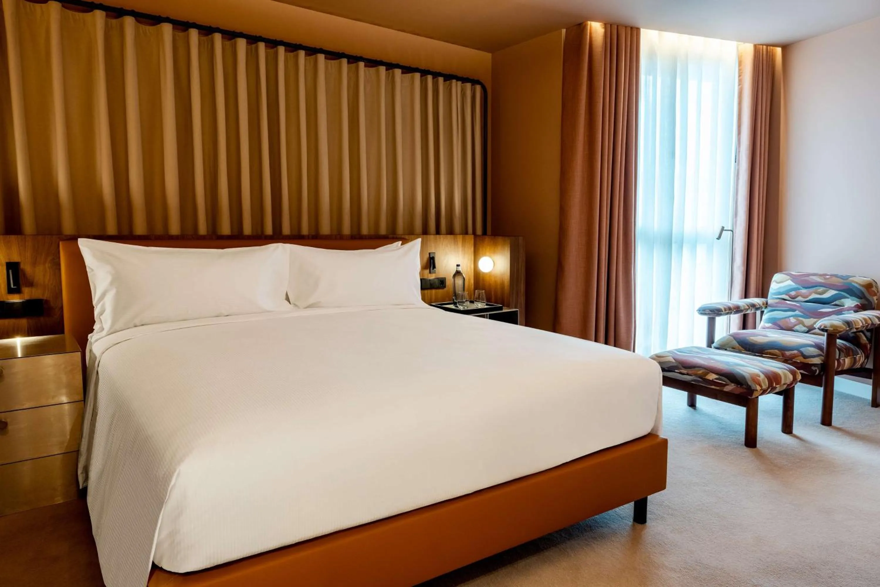 Bed in Cenica Porto Hotel, Curio Collection By Hilton