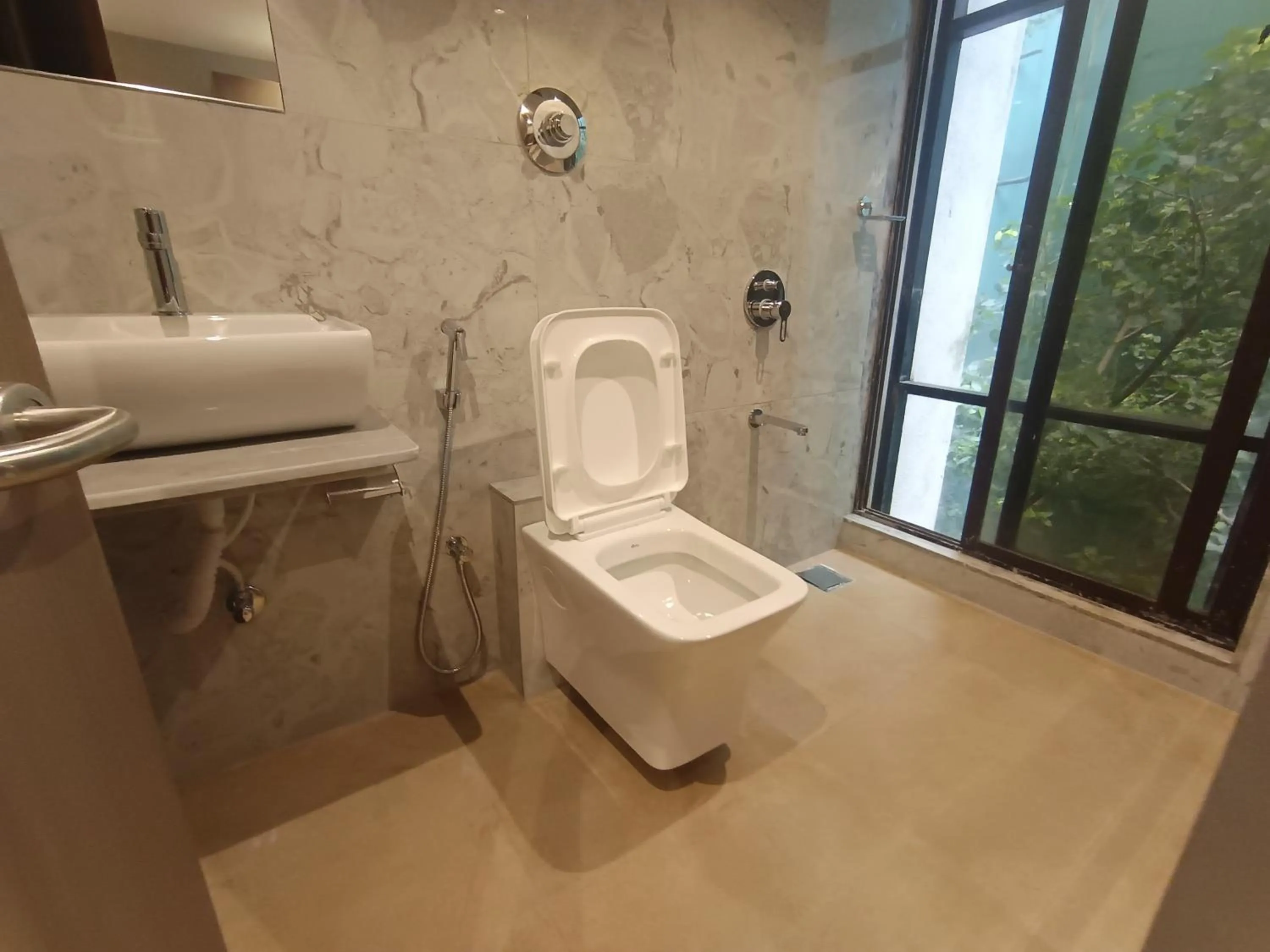 Shower in Hotel MetroMax Andheri