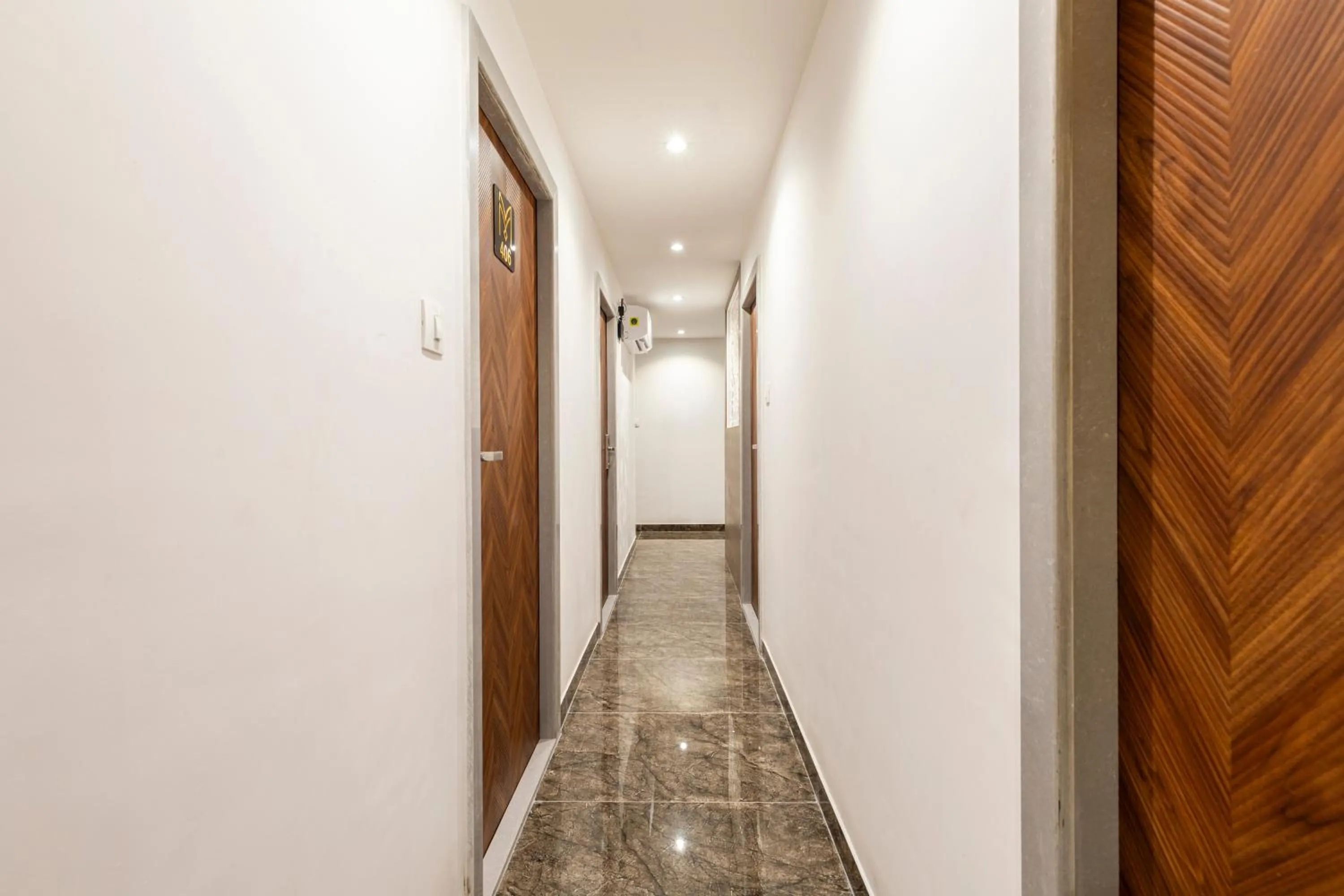 Lobby or reception in Hotel MetroMax Andheri