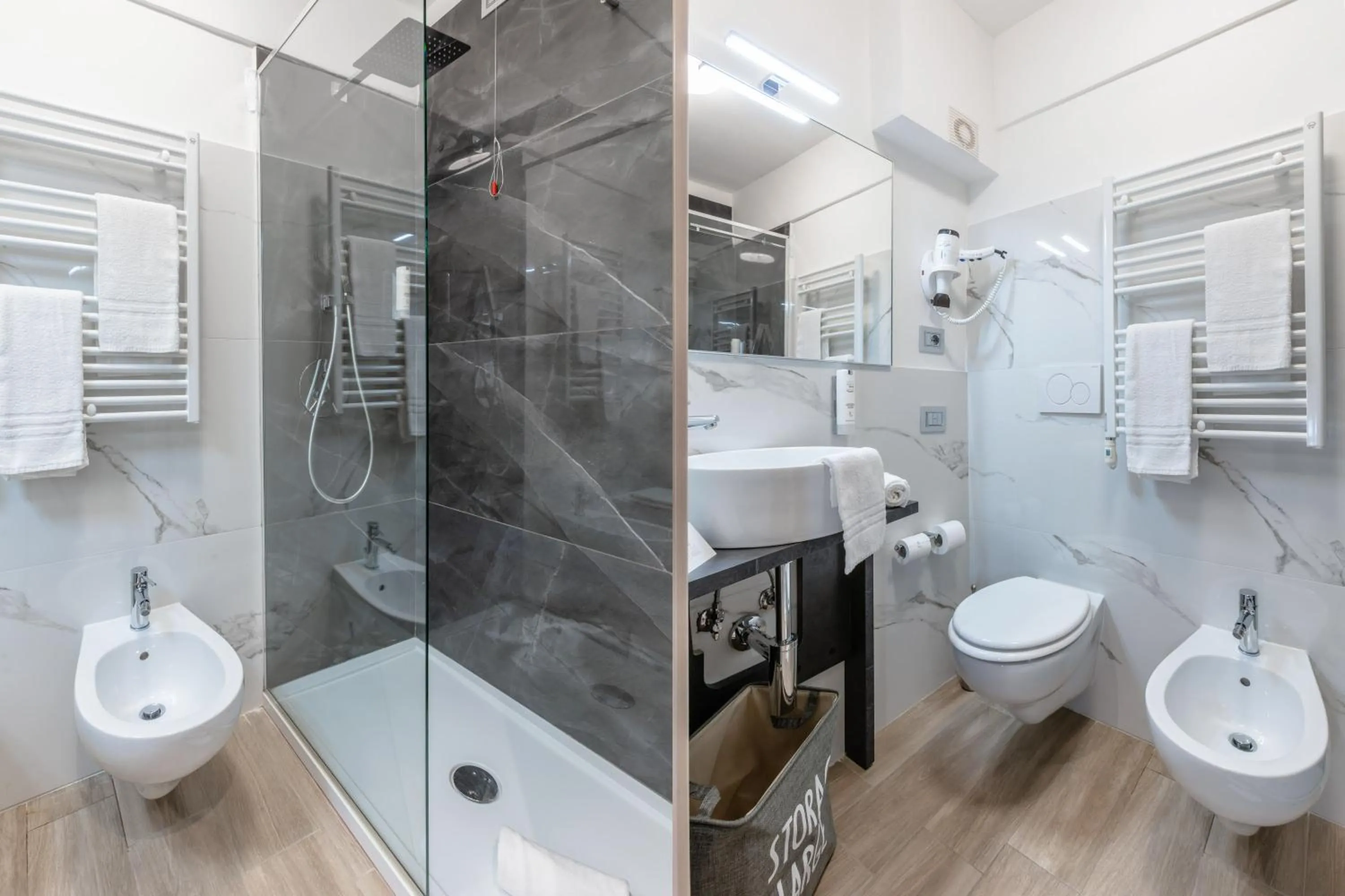 Bathroom in Hotel Miletto