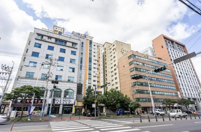 Property building in Apple Hotel