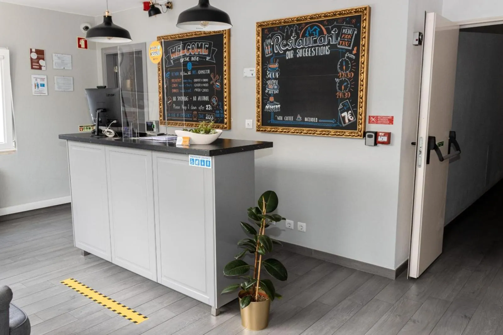 Lobby or reception in HI Viseu - Pousada de Juventude